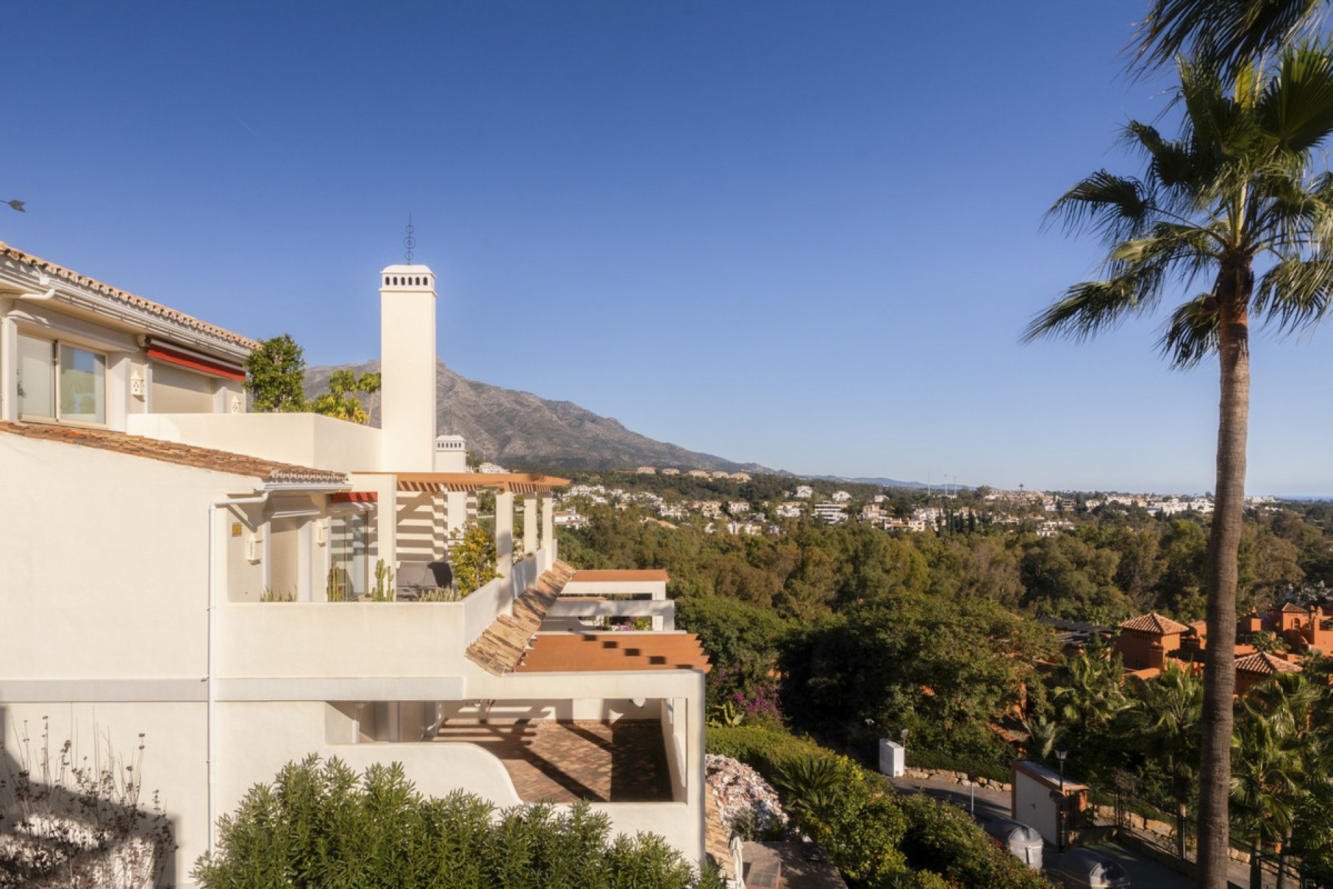 Resale - Apartment - Middle Floor Apartment - Marbella - Nueva Andalucia