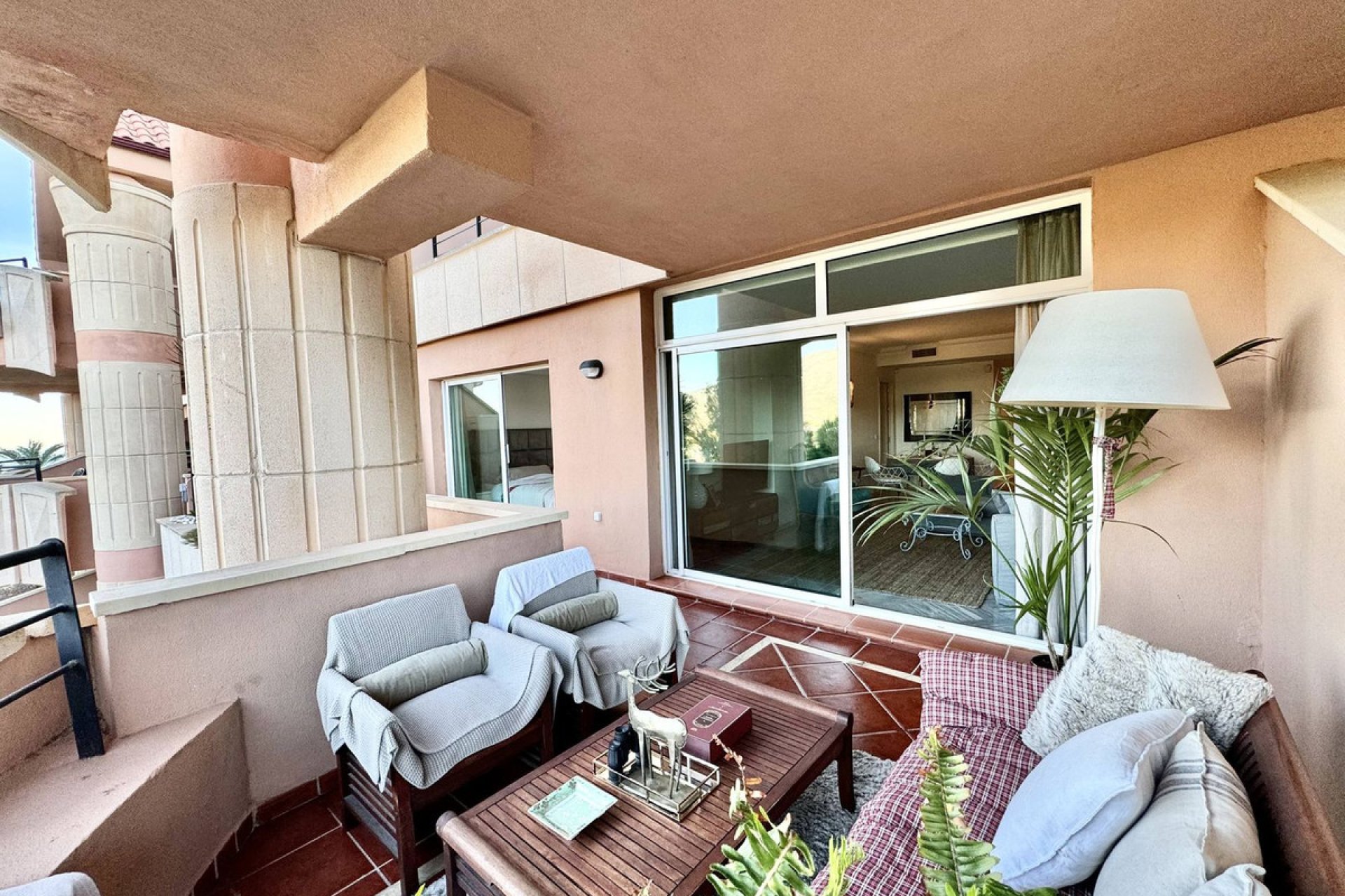 Resale - Apartment - Middle Floor Apartment - Marbella - Nueva Andalucia