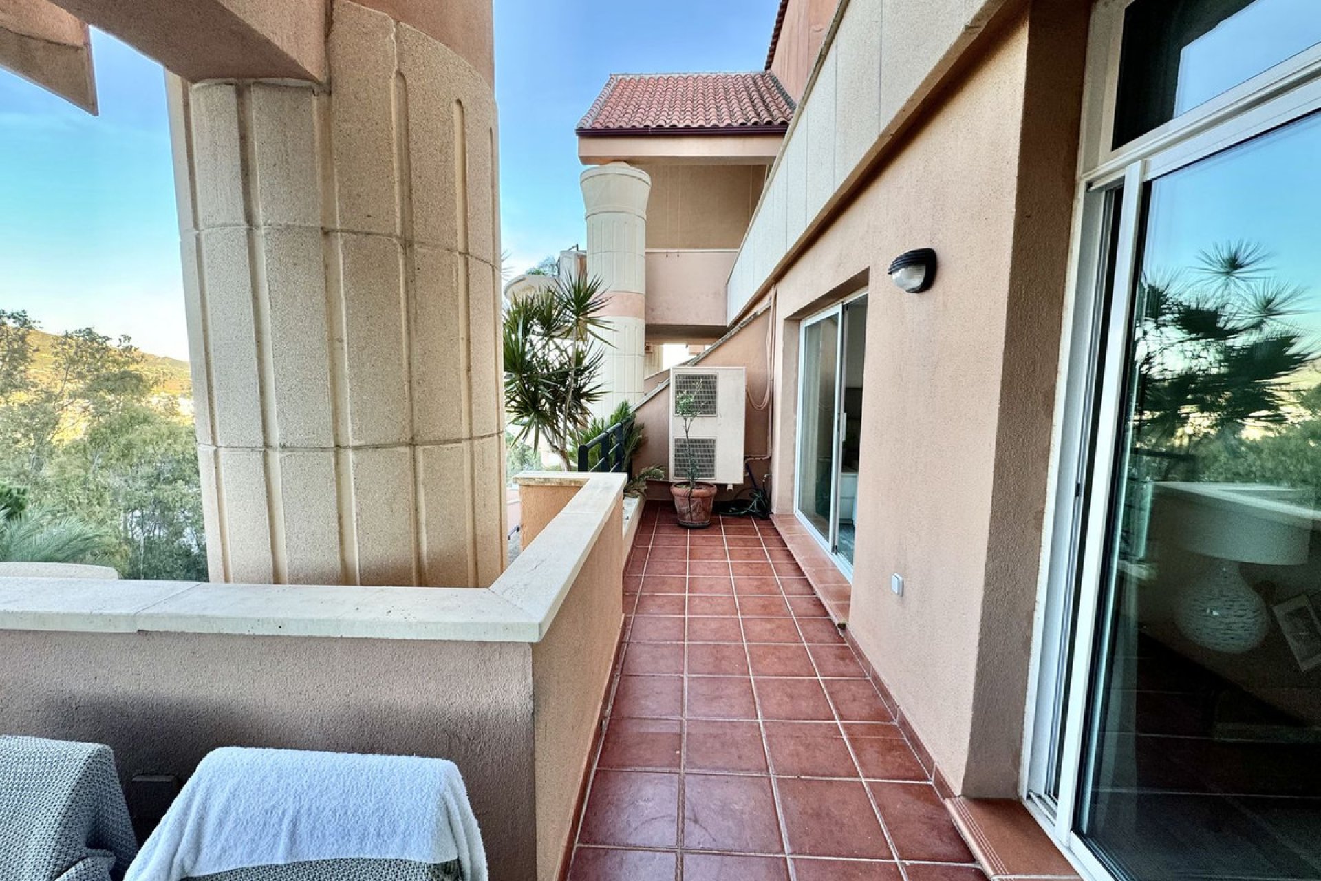 Resale - Apartment - Middle Floor Apartment - Marbella - Nueva Andalucia