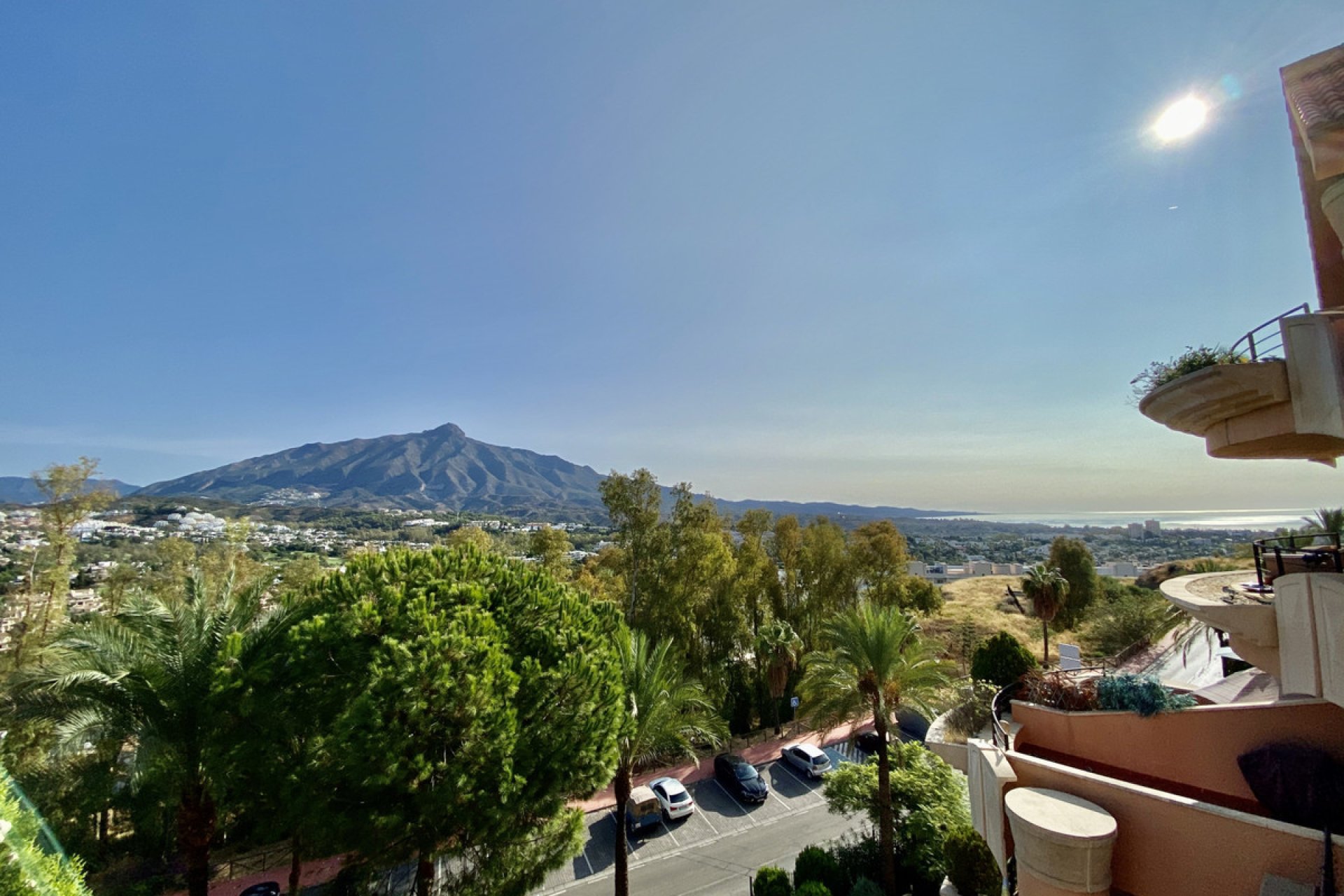 Resale - Apartment - Middle Floor Apartment - Marbella - Nueva Andalucia