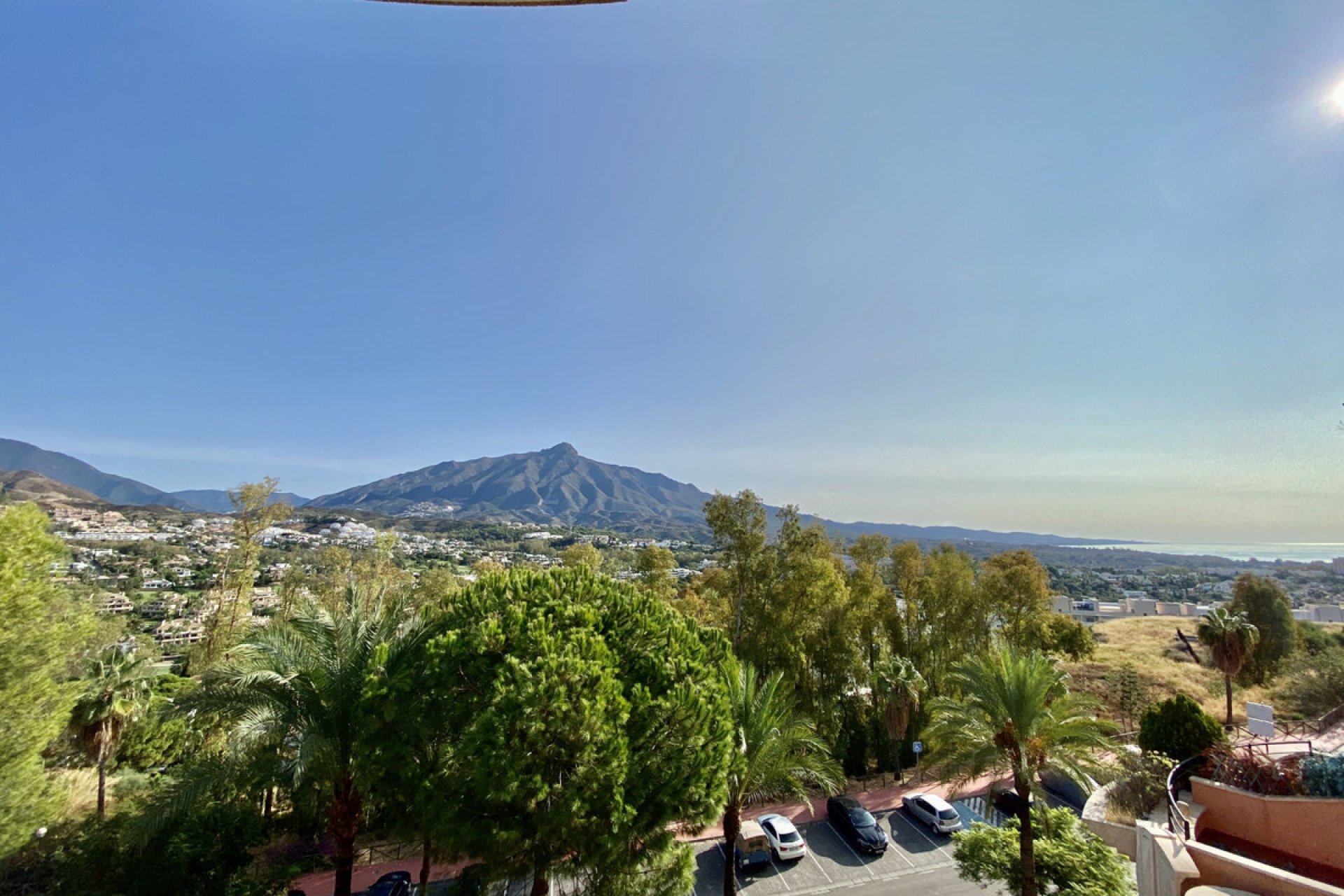 Resale - Apartment - Middle Floor Apartment - Marbella - Nueva Andalucia