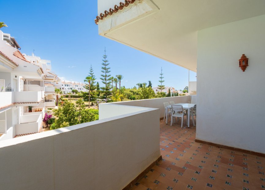 Resale - Apartment - Middle Floor Apartment - Marbella - Nueva Andalucia