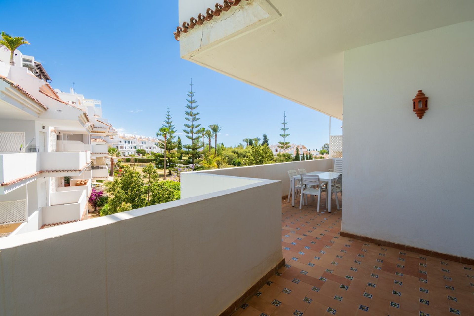 Resale - Apartment - Middle Floor Apartment - Marbella - Nueva Andalucia