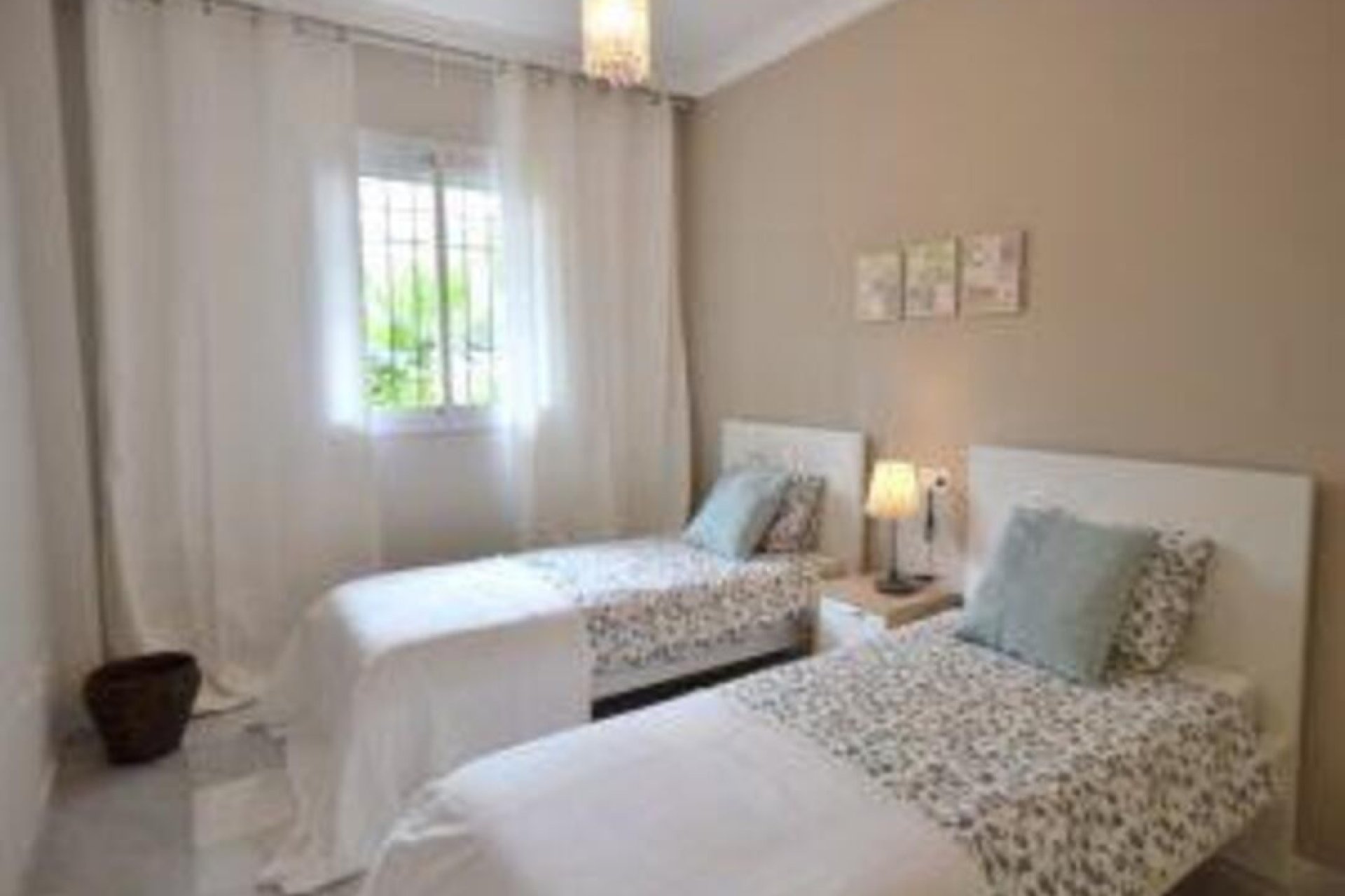 Resale - Apartment - Middle Floor Apartment - Marbella - Nueva Andalucia