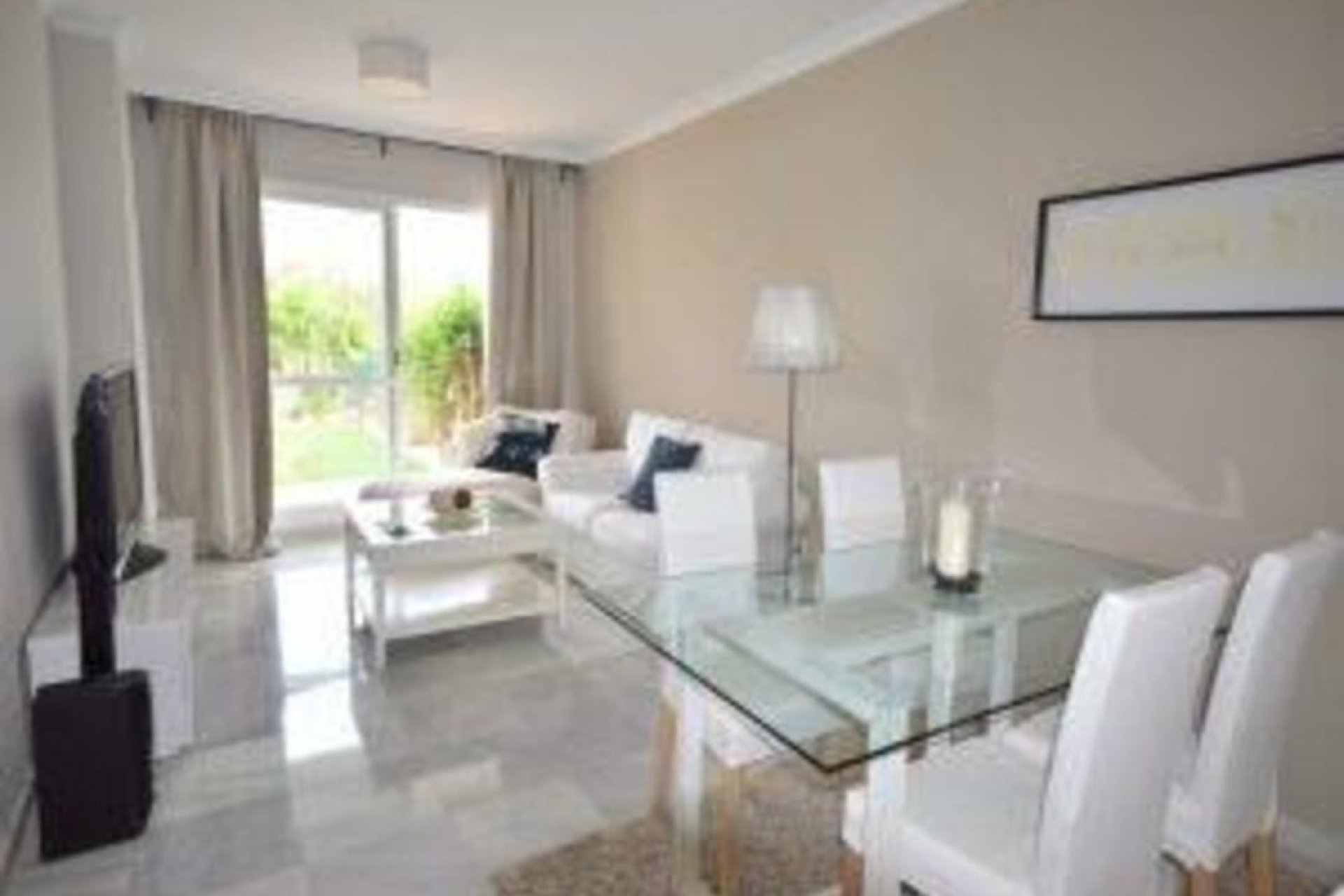 Resale - Apartment - Middle Floor Apartment - Marbella - Nueva Andalucia