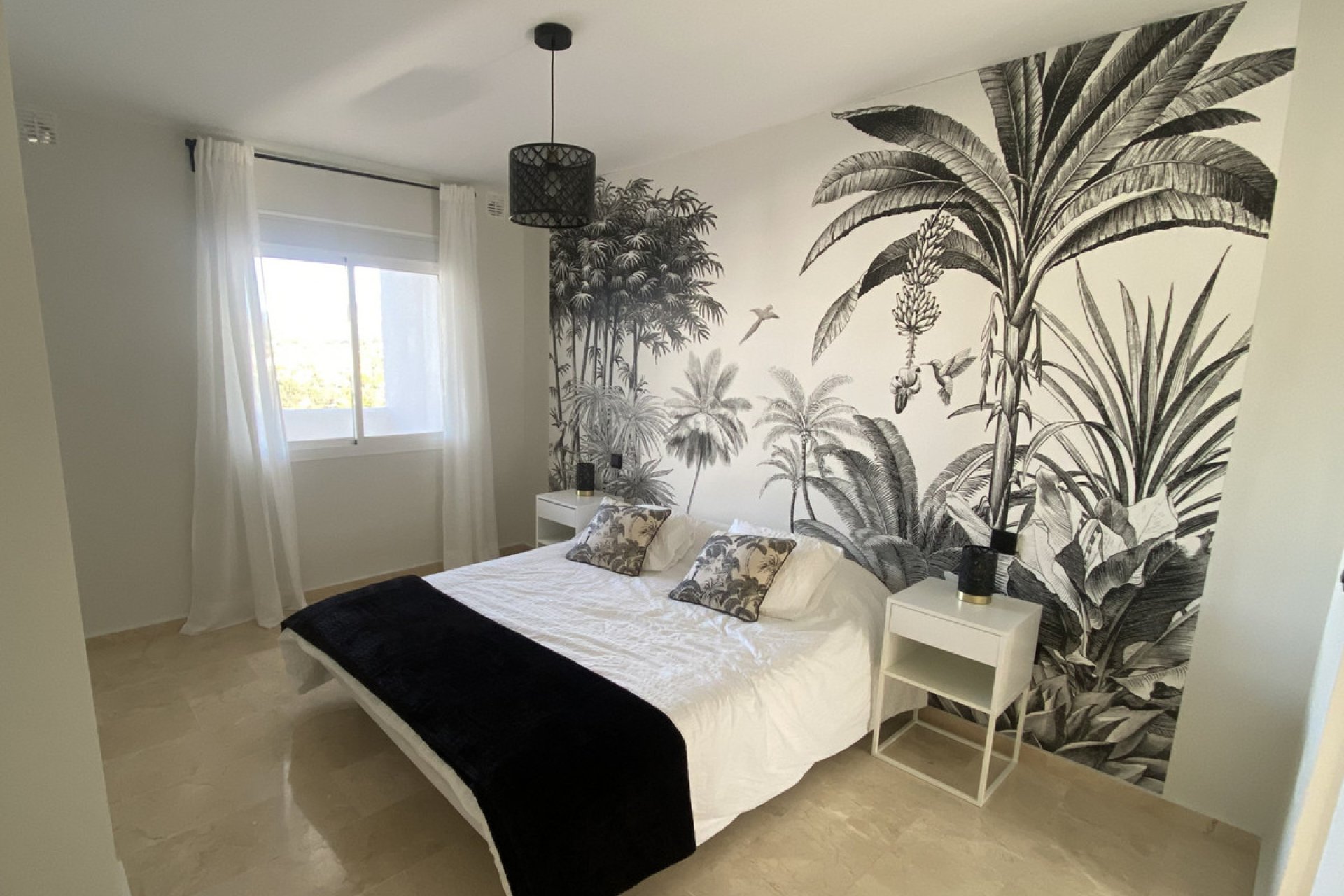 Resale - Apartment - Middle Floor Apartment - Marbella - Nueva Andalucia