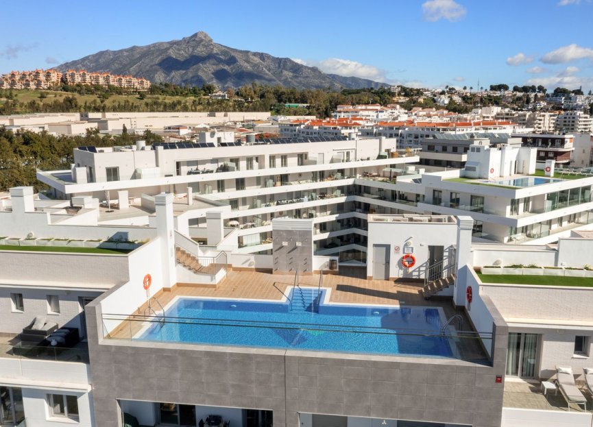 Resale - Apartment - Middle Floor Apartment - Marbella - Nueva Andalucia