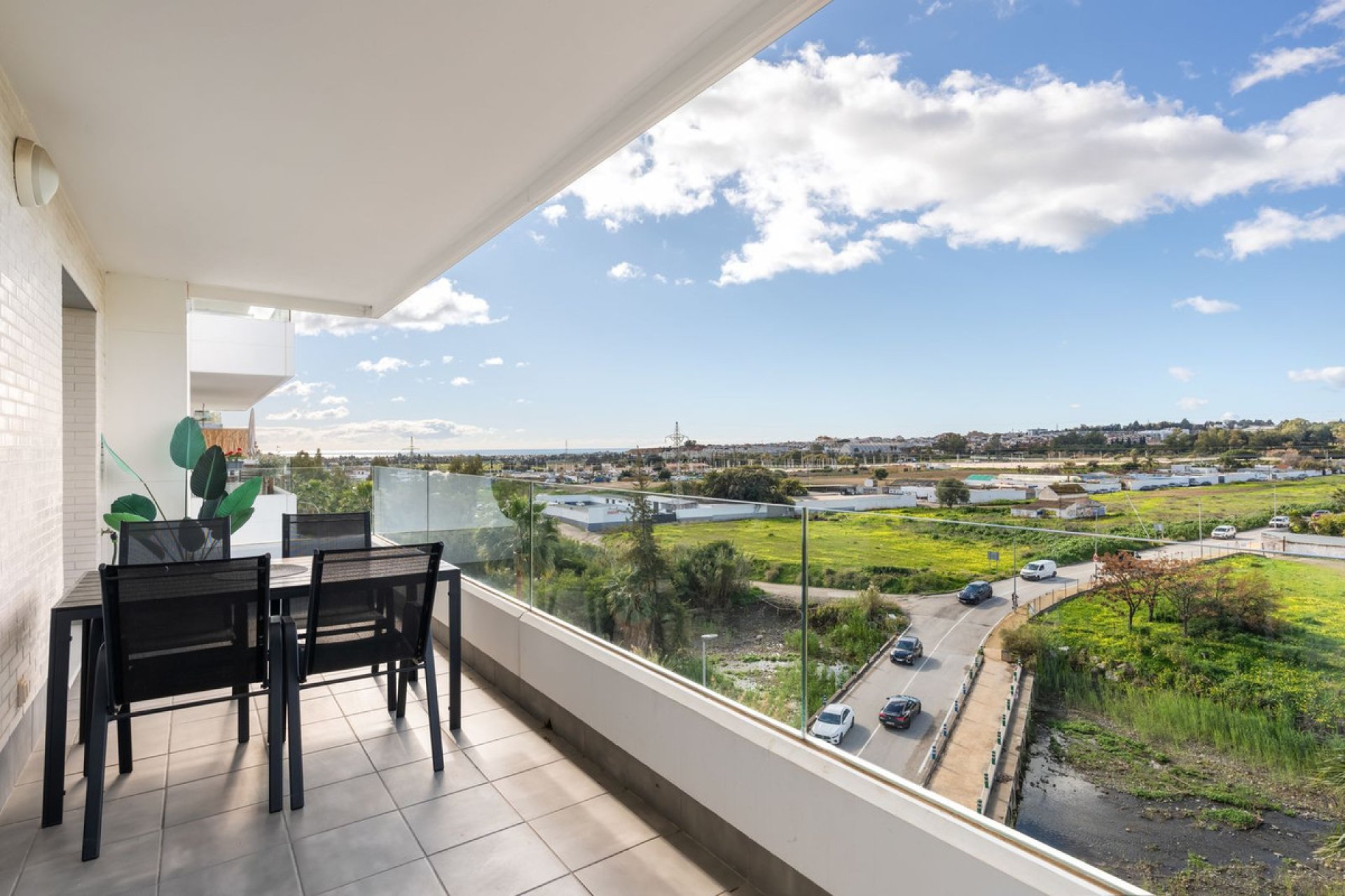 Resale - Apartment - Middle Floor Apartment - Marbella - Nueva Andalucia