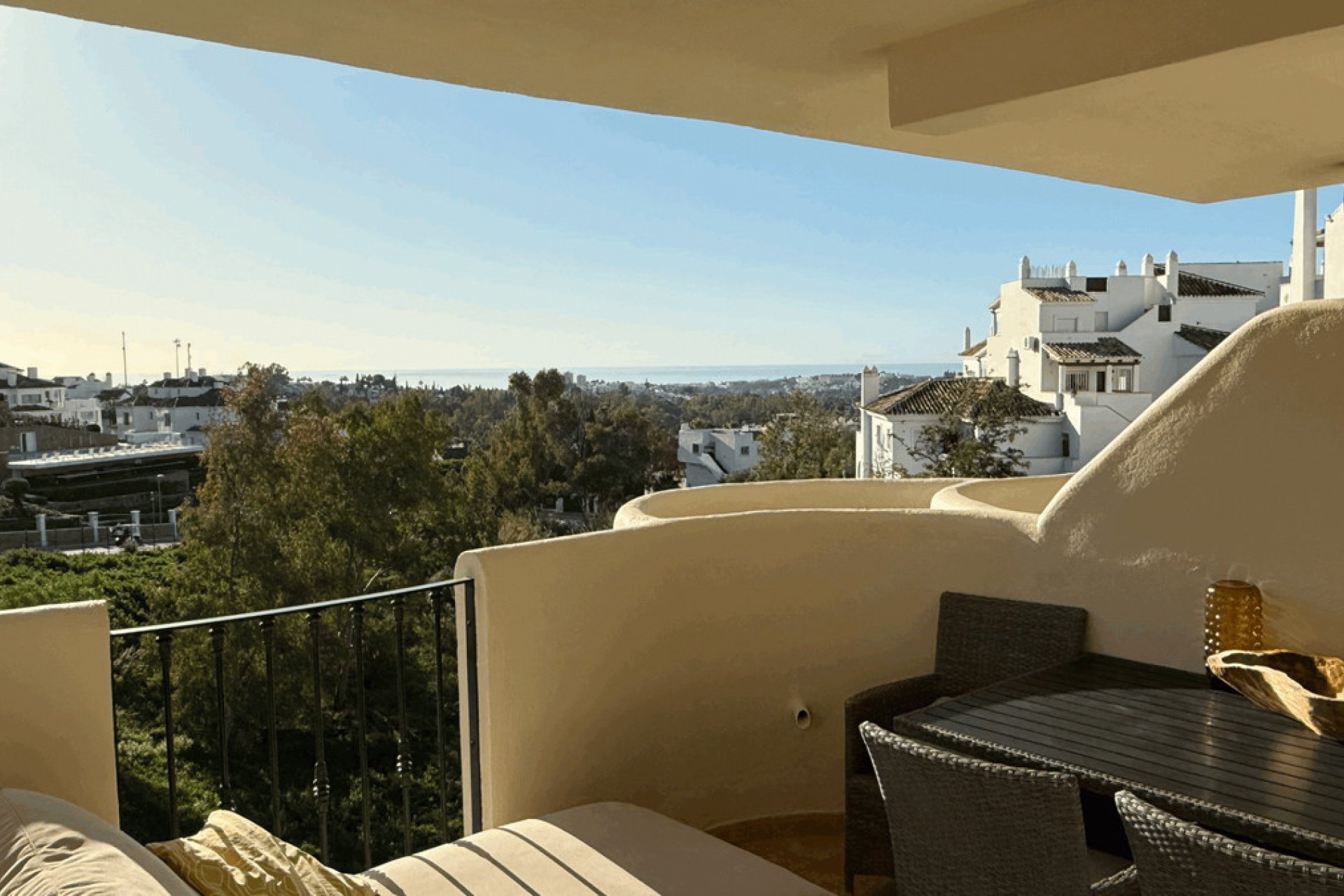 Resale - Apartment - Middle Floor Apartment - Marbella - Nueva Andalucia