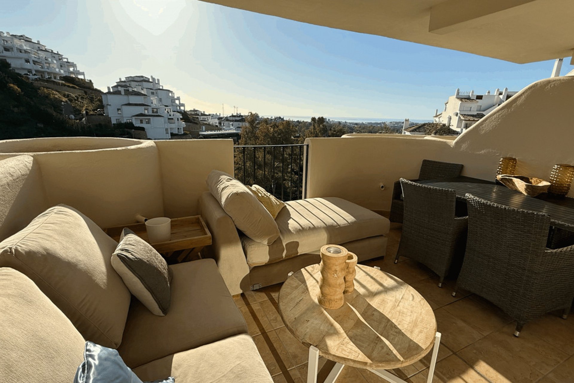 Resale - Apartment - Middle Floor Apartment - Marbella - Nueva Andalucia