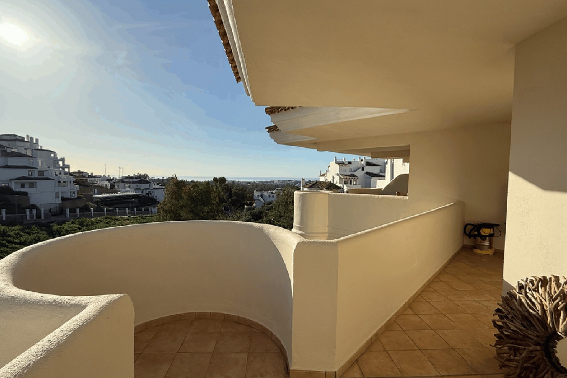 Resale - Apartment - Middle Floor Apartment - Marbella - Nueva Andalucia