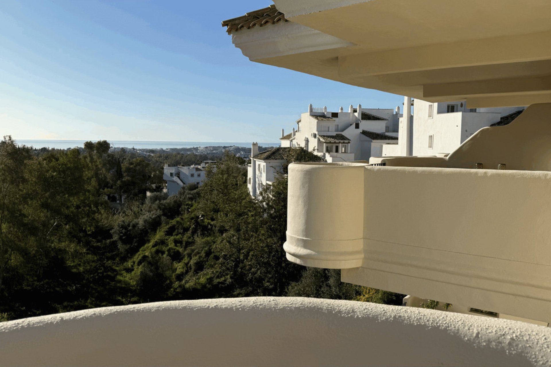 Resale - Apartment - Middle Floor Apartment - Marbella - Nueva Andalucia