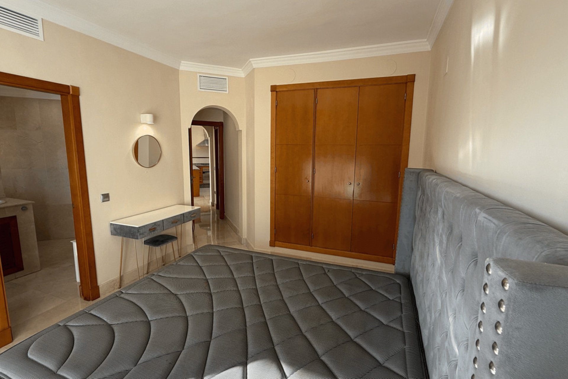 Resale - Apartment - Middle Floor Apartment - Marbella - Nueva Andalucia