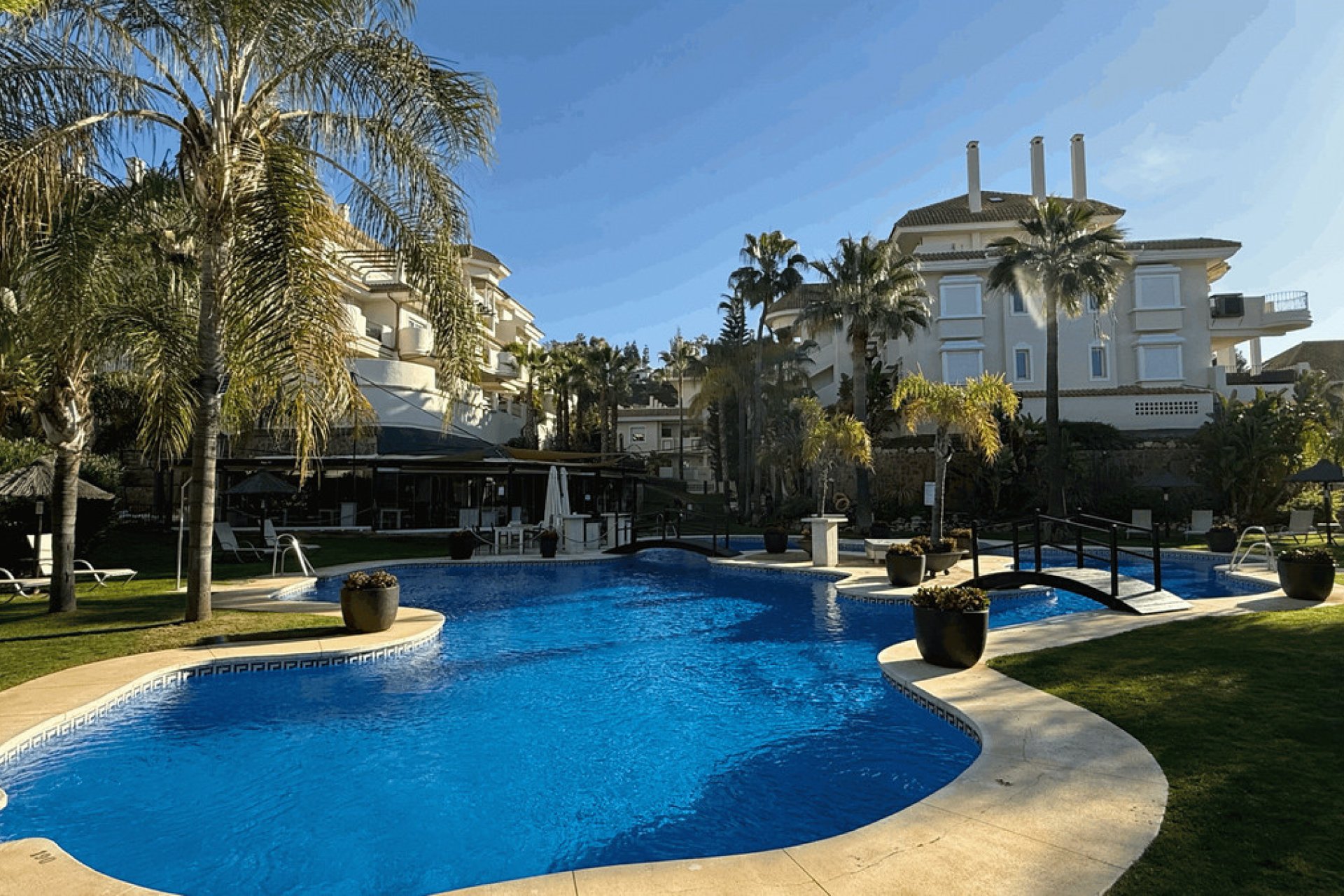 Resale - Apartment - Middle Floor Apartment - Marbella - Nueva Andalucia