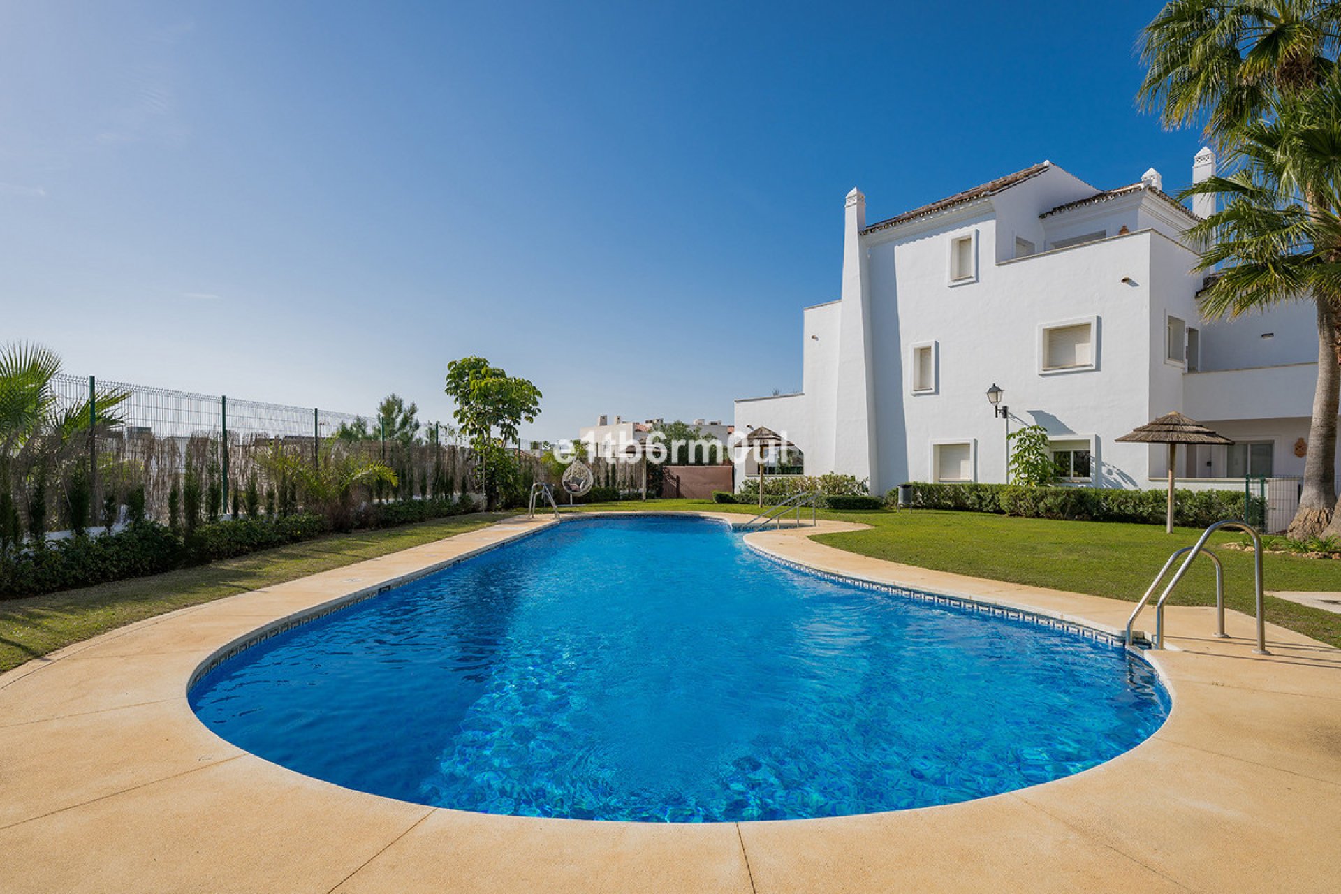 Resale - Apartment - Middle Floor Apartment - Marbella - Nueva Andalucia