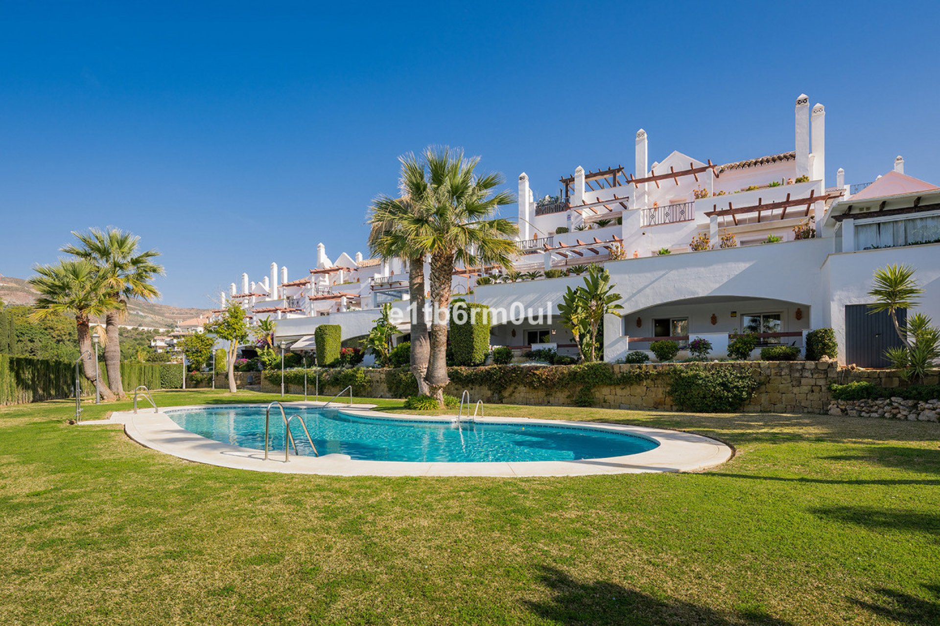 Resale - Apartment - Middle Floor Apartment - Marbella - Nueva Andalucia