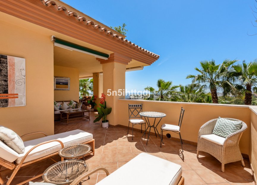 Resale - Apartment - Middle Floor Apartment - Marbella - Nueva Andalucia