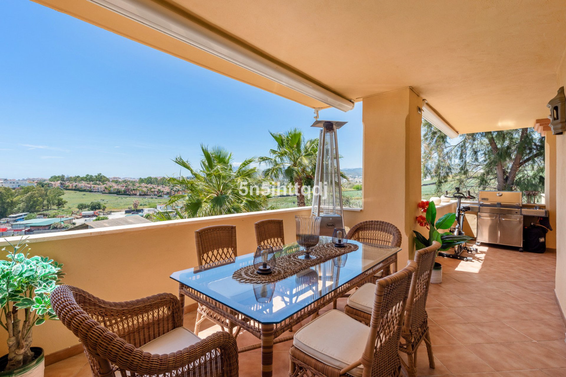 Resale - Apartment - Middle Floor Apartment - Marbella - Nueva Andalucia