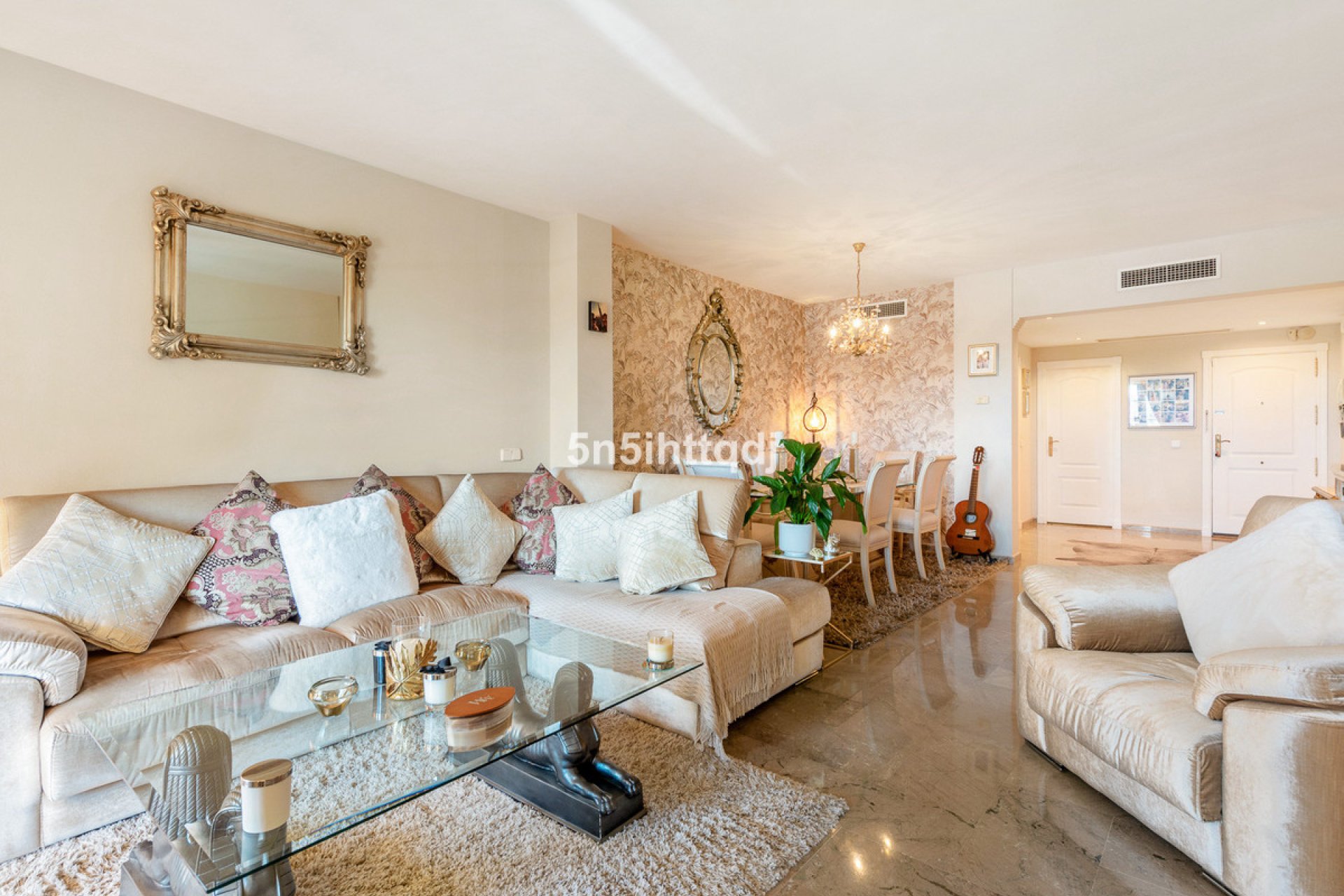 Resale - Apartment - Middle Floor Apartment - Marbella - Nueva Andalucia