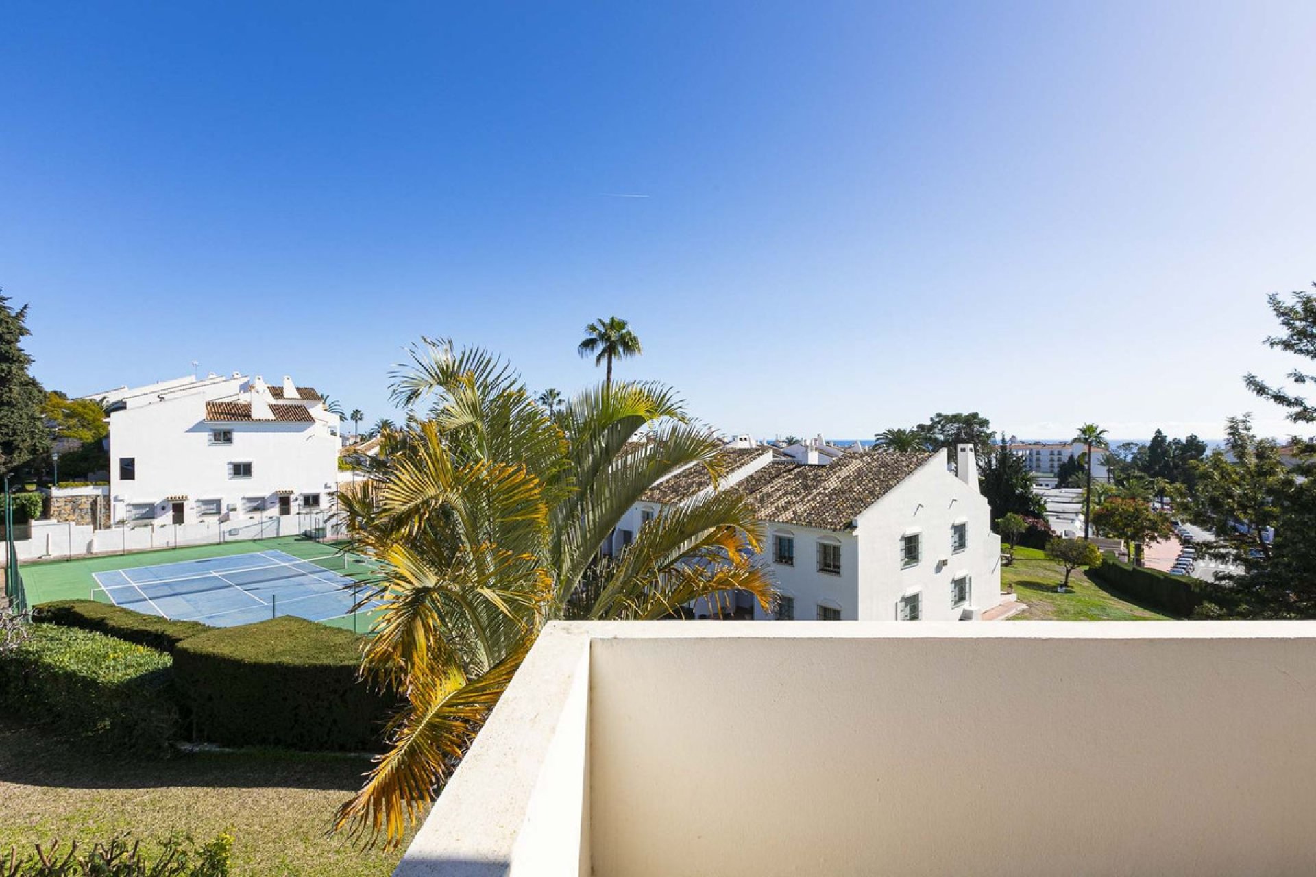 Resale - Apartment - Middle Floor Apartment - Marbella - Nueva Andalucia