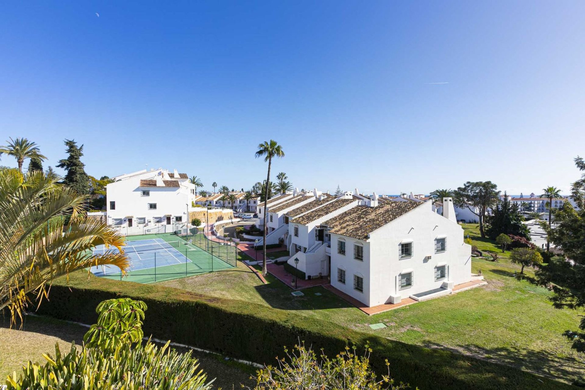 Resale - Apartment - Middle Floor Apartment - Marbella - Nueva Andalucia