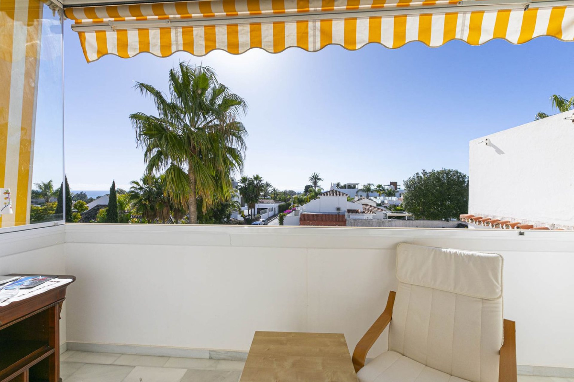 Resale - Apartment - Middle Floor Apartment - Marbella - Nueva Andalucia