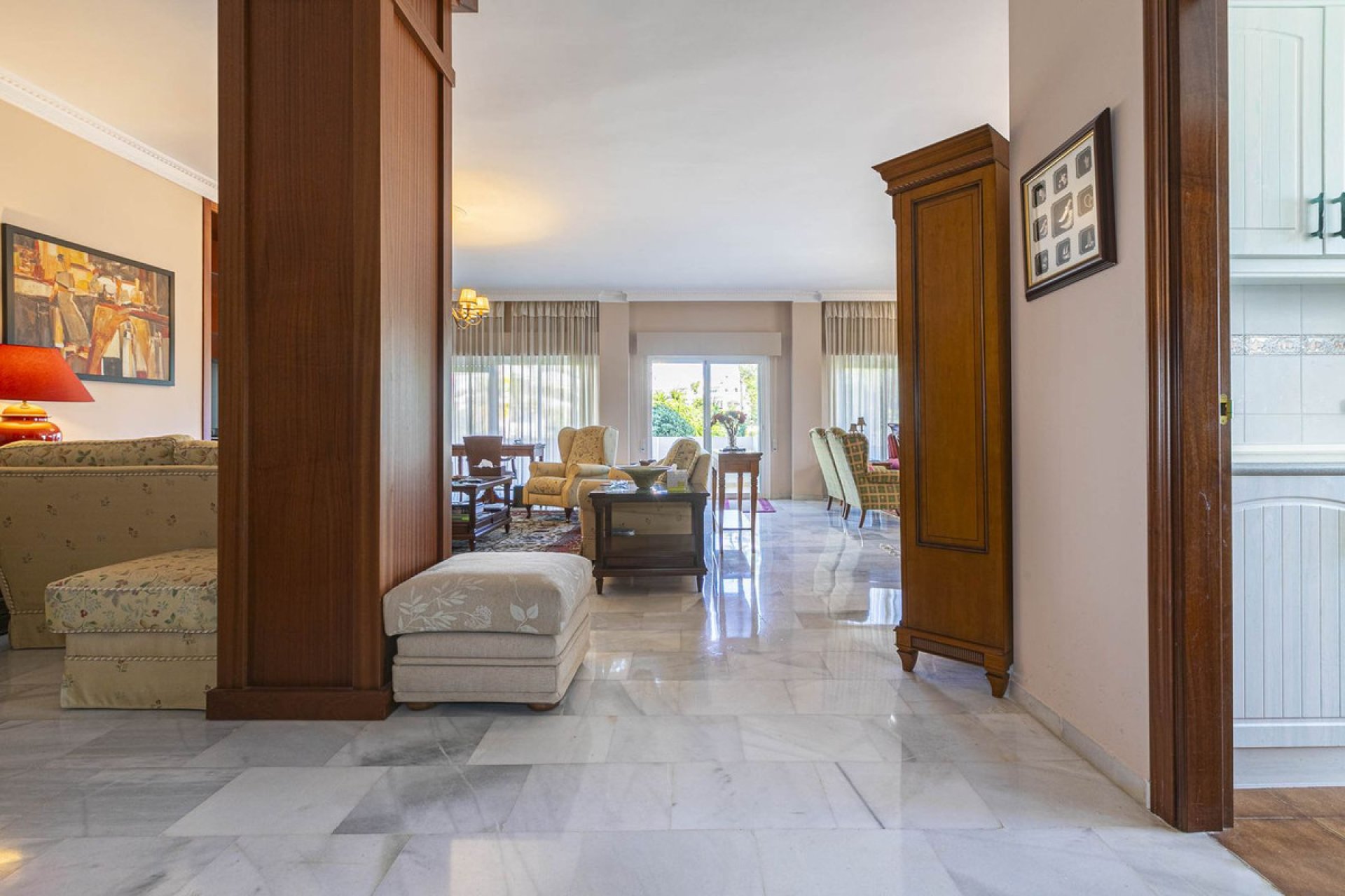 Resale - Apartment - Middle Floor Apartment - Marbella - Nueva Andalucia