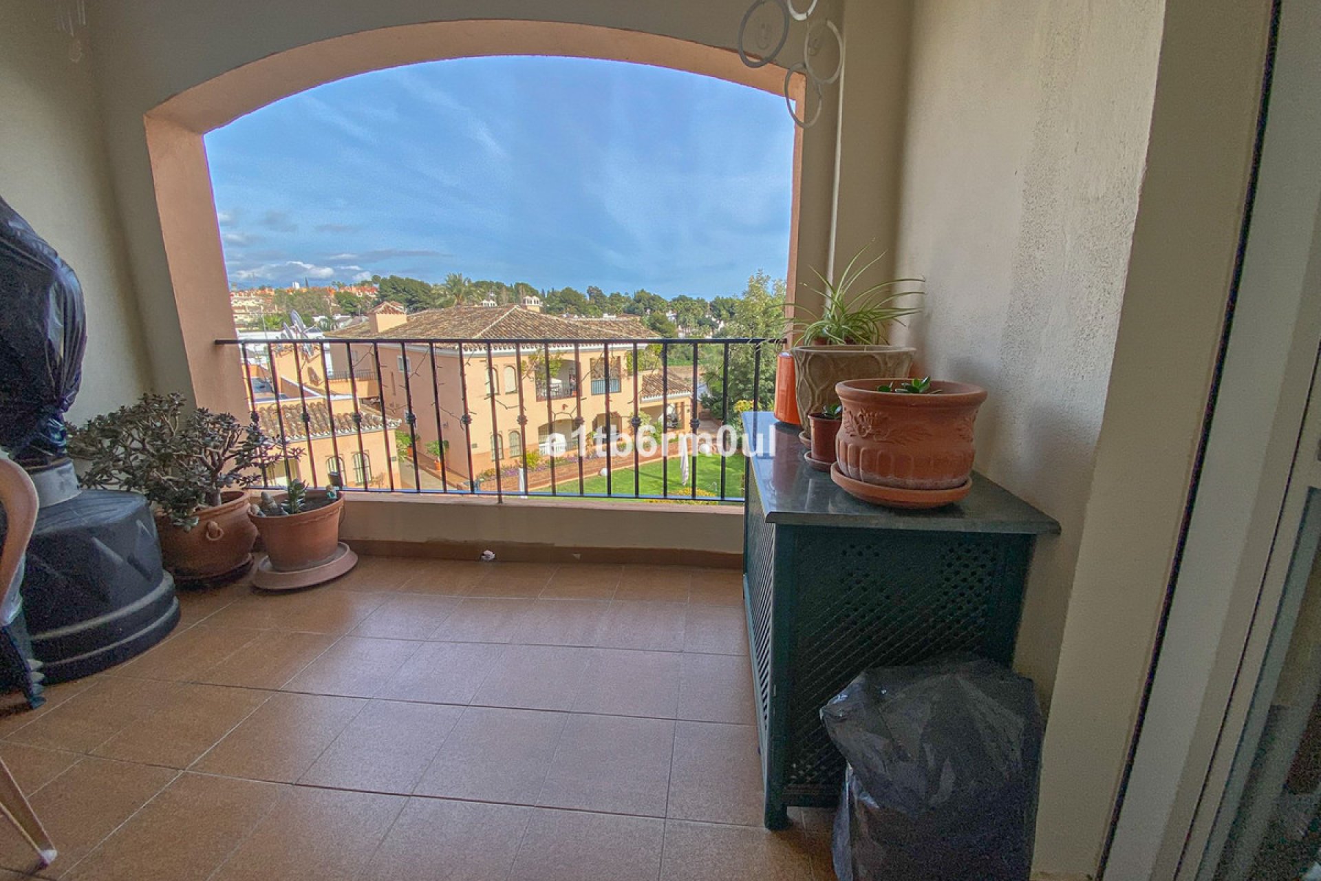 Resale - Apartment - Middle Floor Apartment - Marbella - Nueva Andalucia