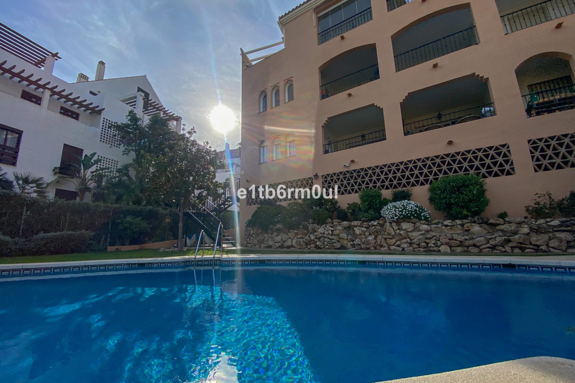 Resale - Apartment - Middle Floor Apartment - Marbella - Nueva Andalucia