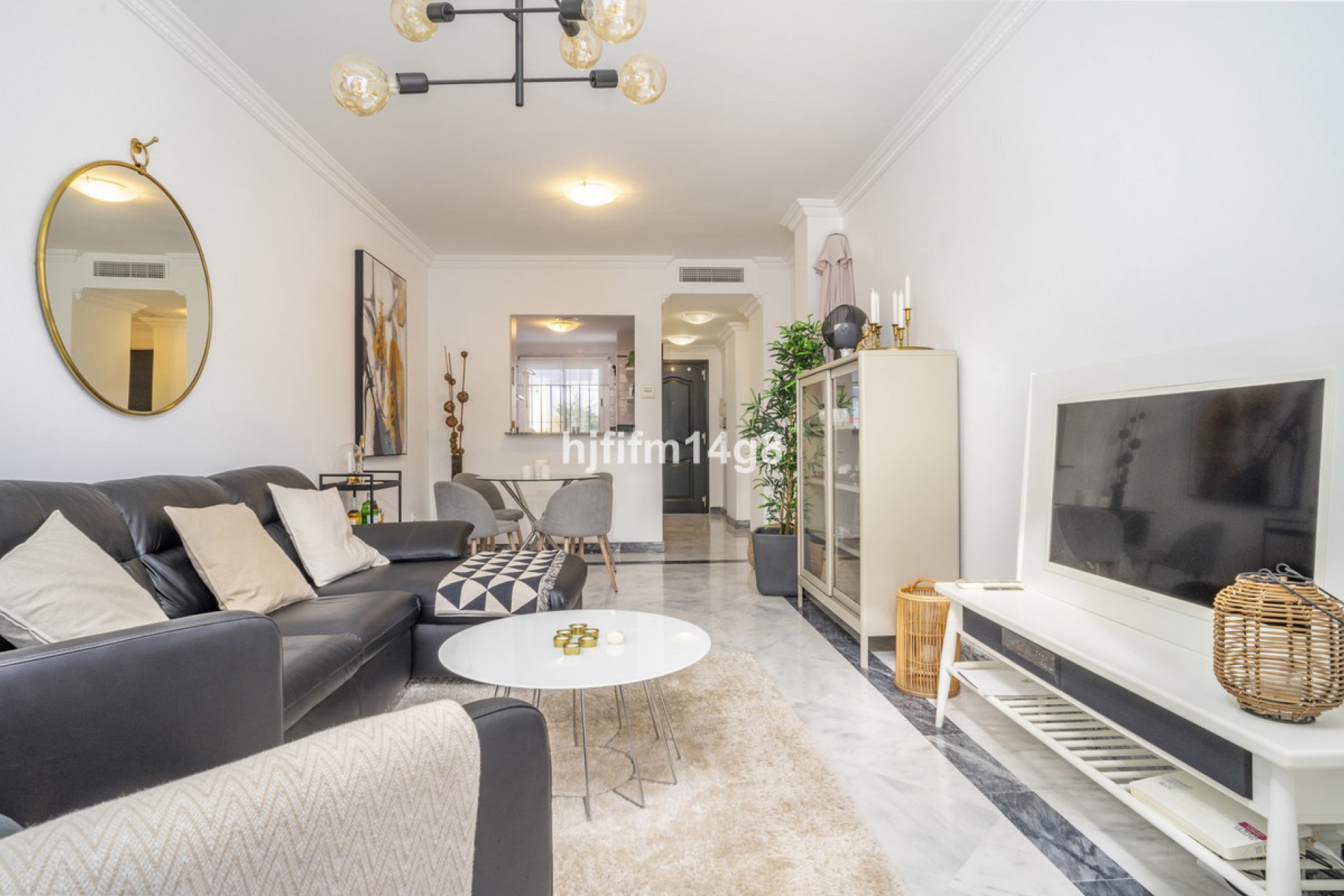 Resale - Apartment - Middle Floor Apartment - Marbella - Nueva Andalucia