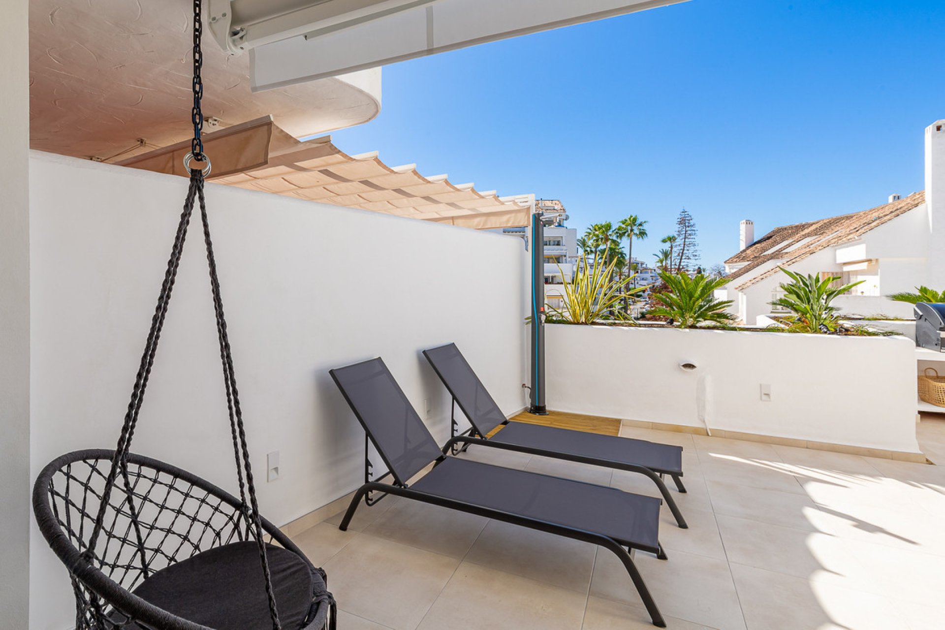 Resale - Apartment - Middle Floor Apartment - Marbella - Nueva Andalucia