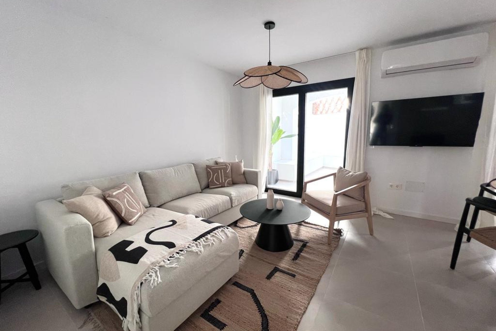 Resale - Apartment - Middle Floor Apartment - Marbella - Nueva Andalucia