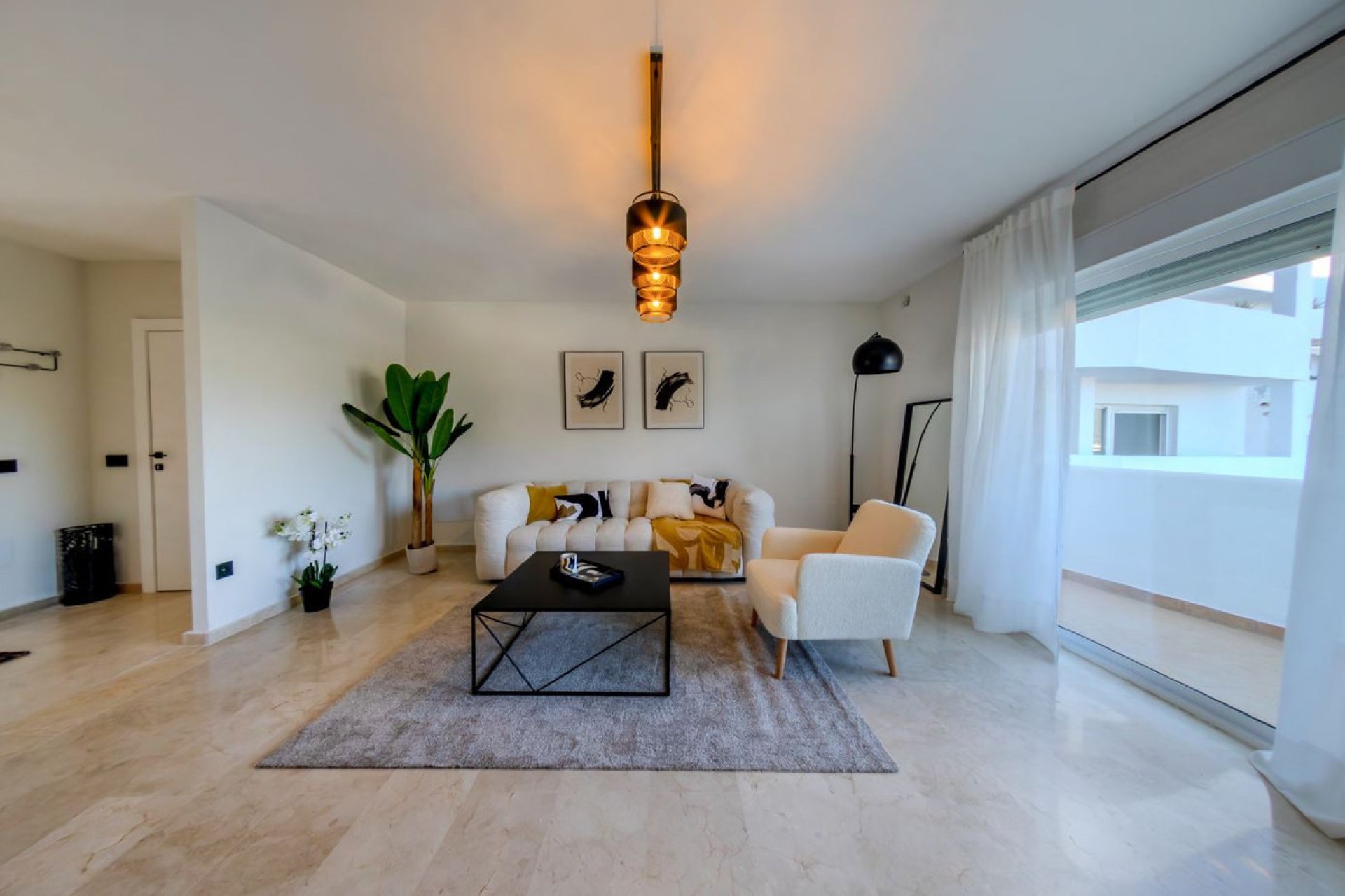 Resale - Apartment - Middle Floor Apartment - Marbella - Nueva Andalucia