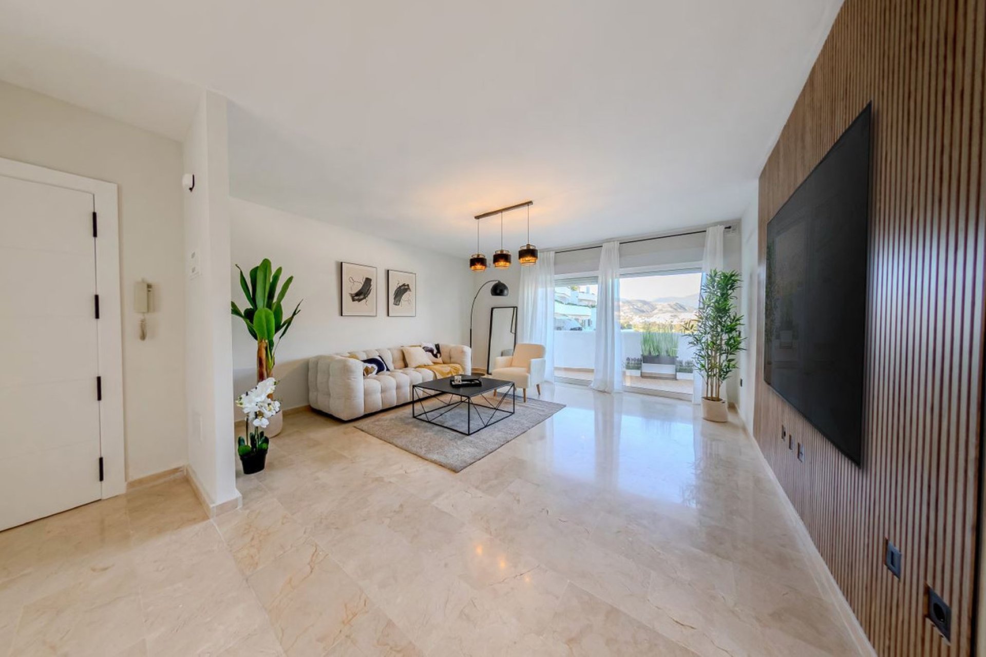 Resale - Apartment - Middle Floor Apartment - Marbella - Nueva Andalucia