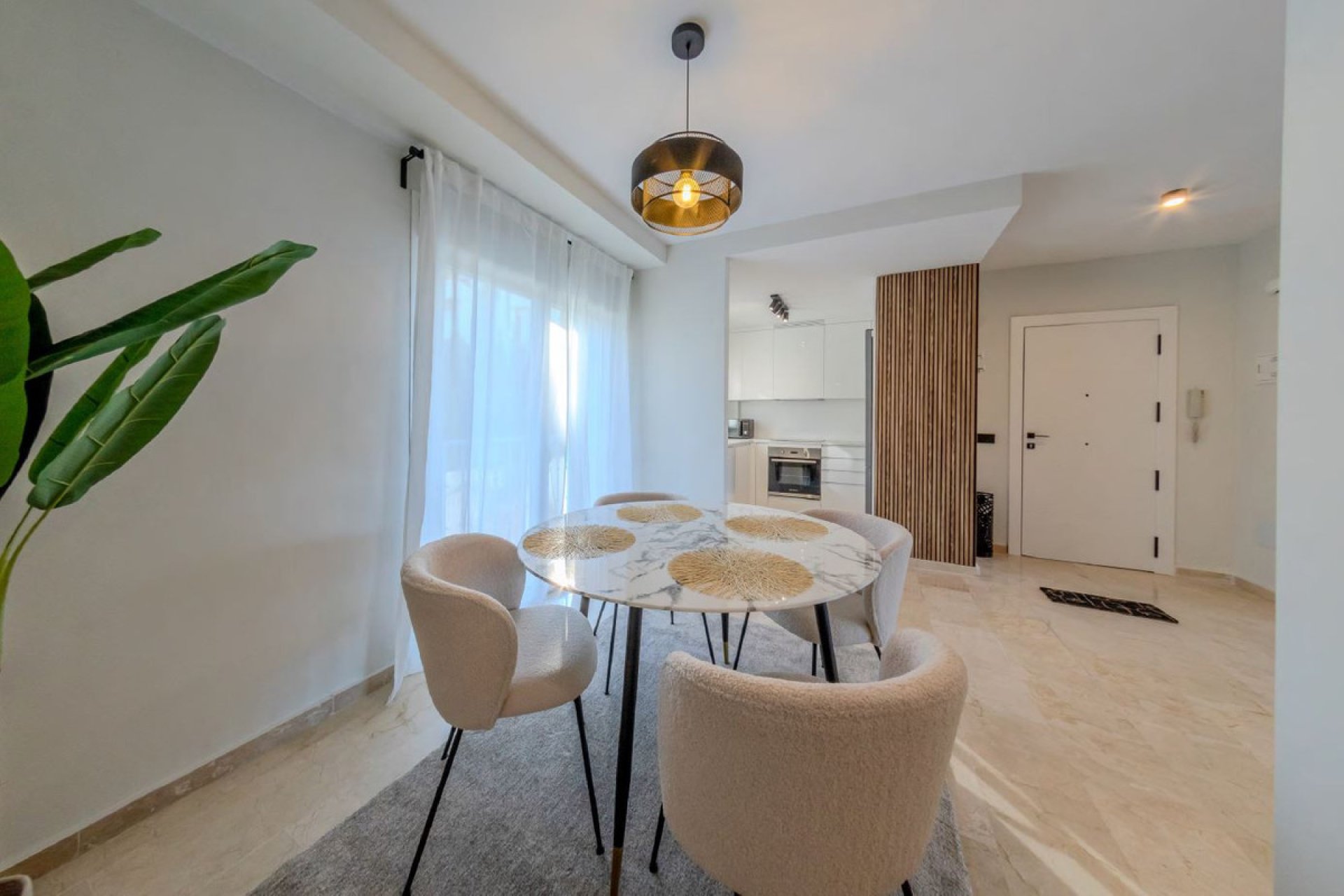 Resale - Apartment - Middle Floor Apartment - Marbella - Nueva Andalucia