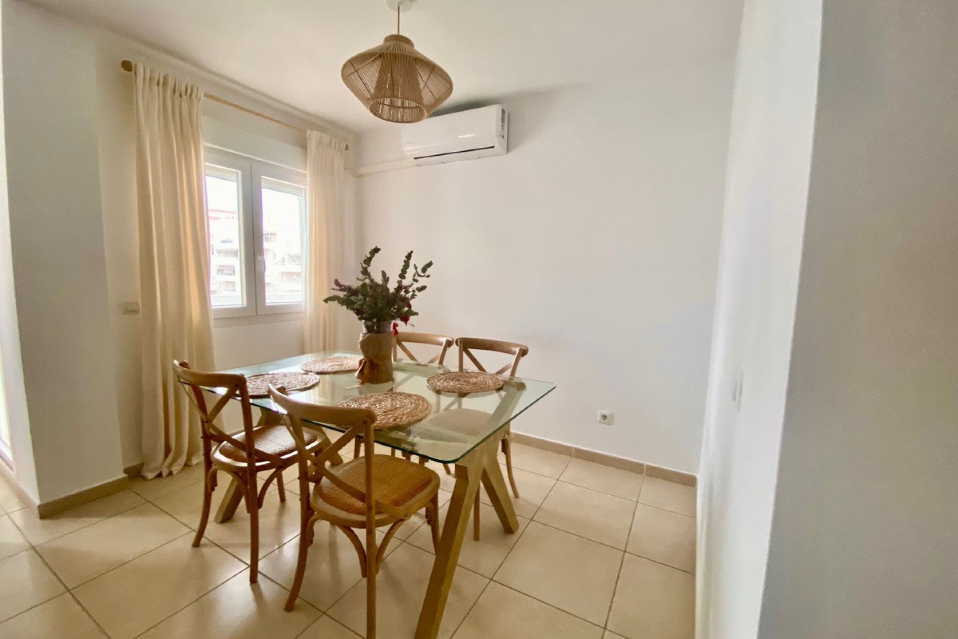 Resale - Apartment - Middle Floor Apartment - Marbella - Nueva Andalucia