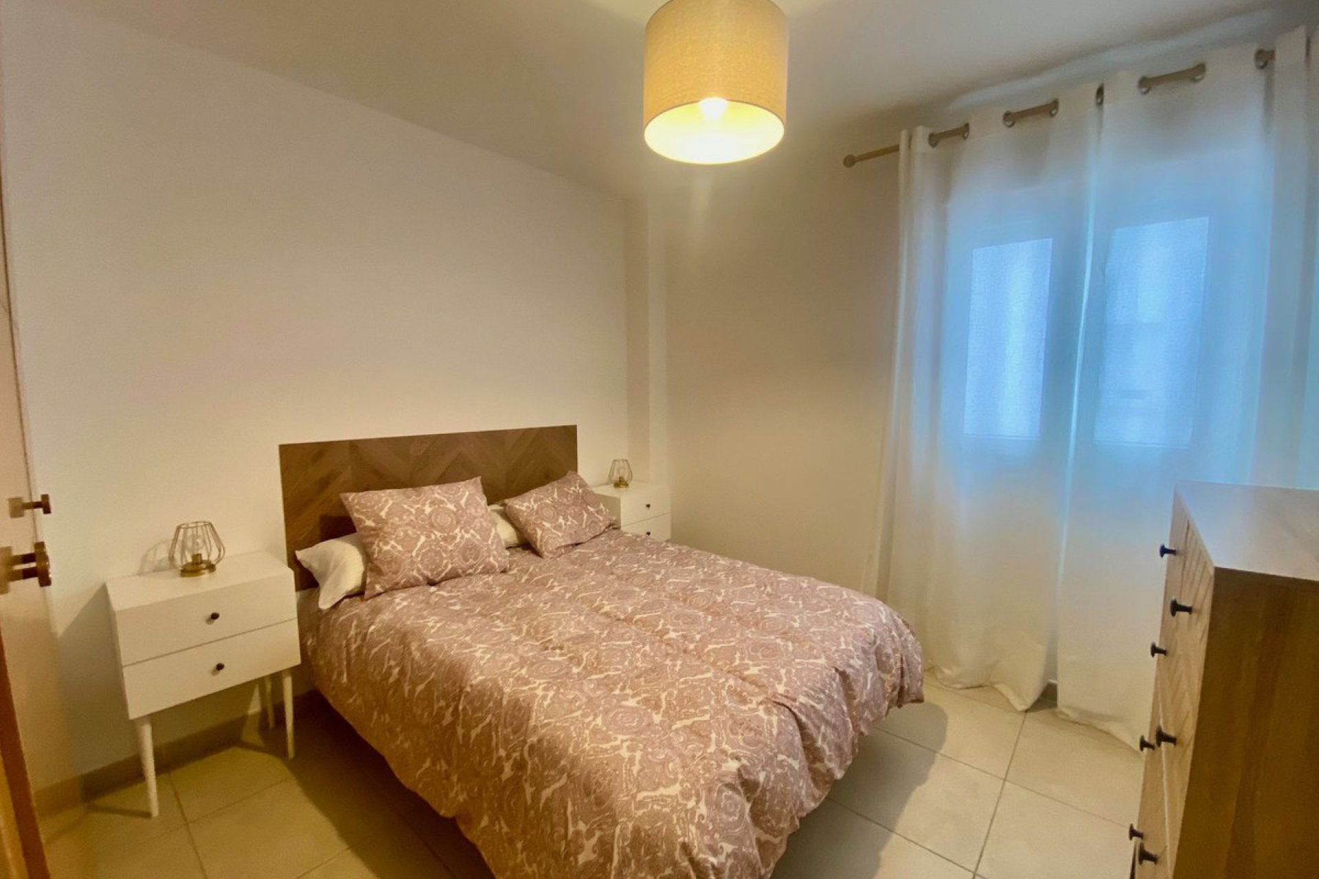 Resale - Apartment - Middle Floor Apartment - Marbella - Nueva Andalucia