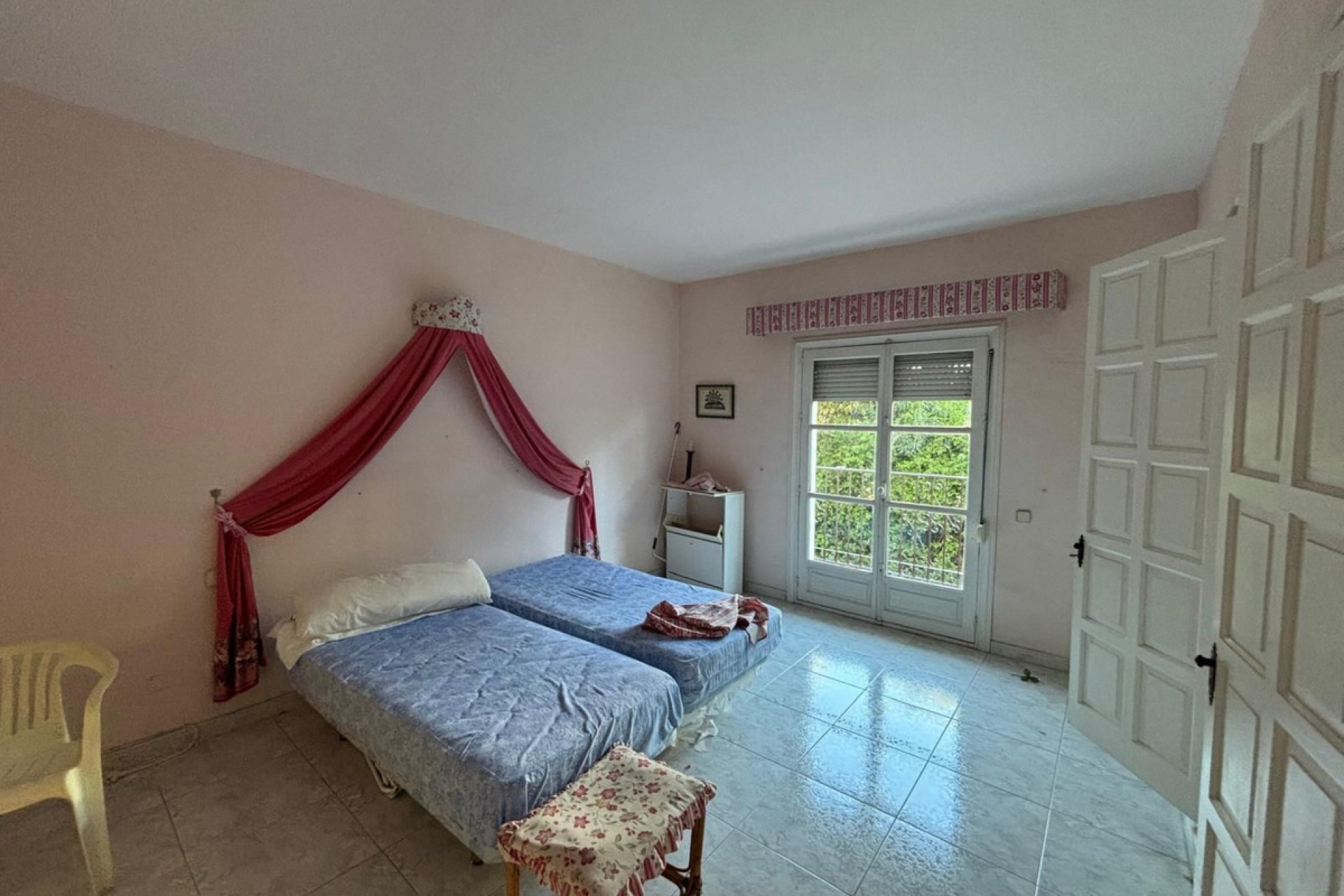 Resale - Apartment - Middle Floor Apartment - Marbella - Nueva Andalucia