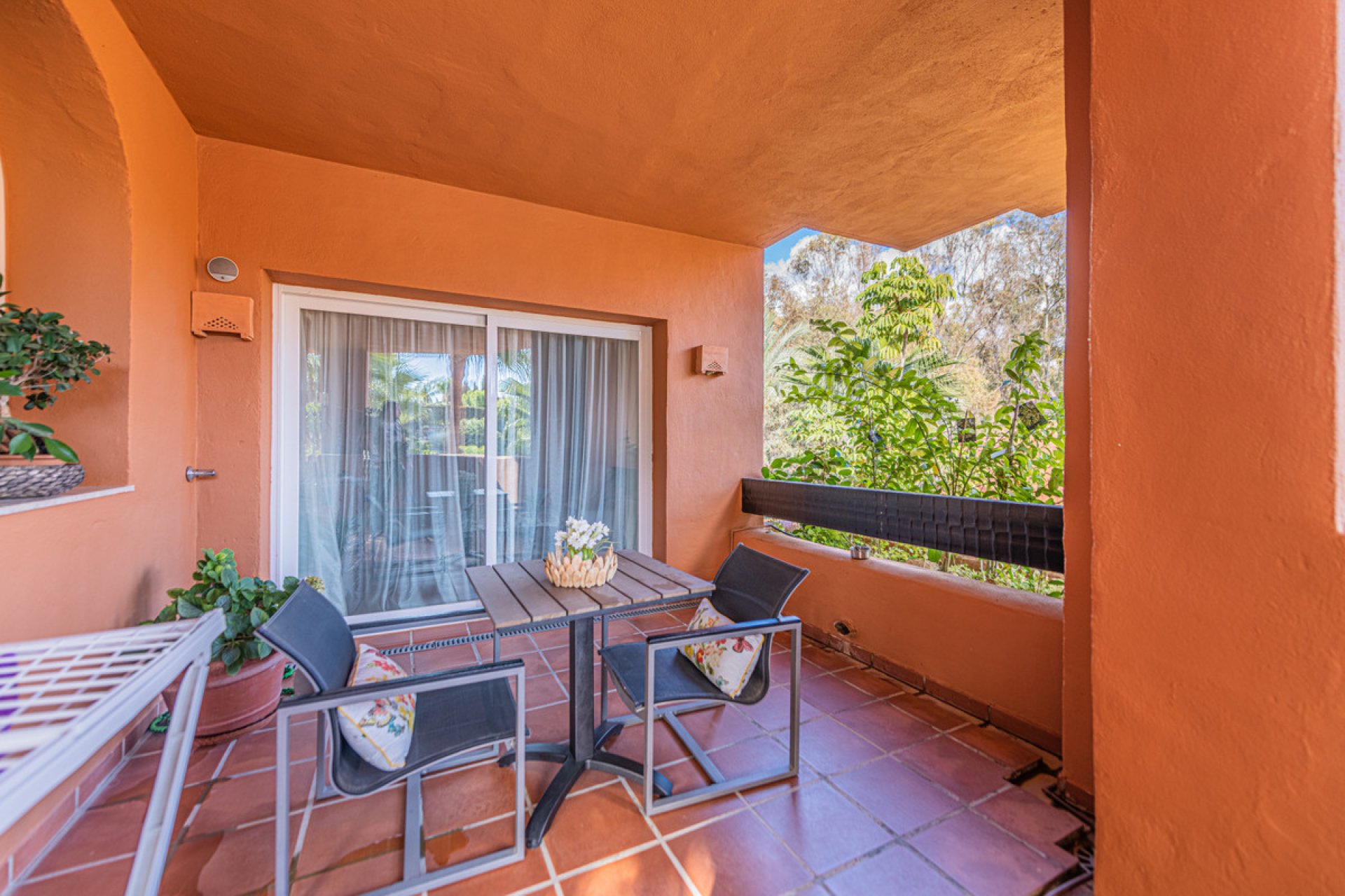 Resale - Apartment - Middle Floor Apartment - Marbella - Nueva Andalucia