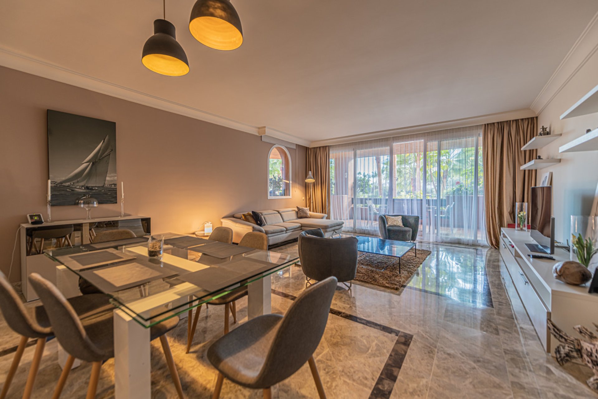 Resale - Apartment - Middle Floor Apartment - Marbella - Nueva Andalucia