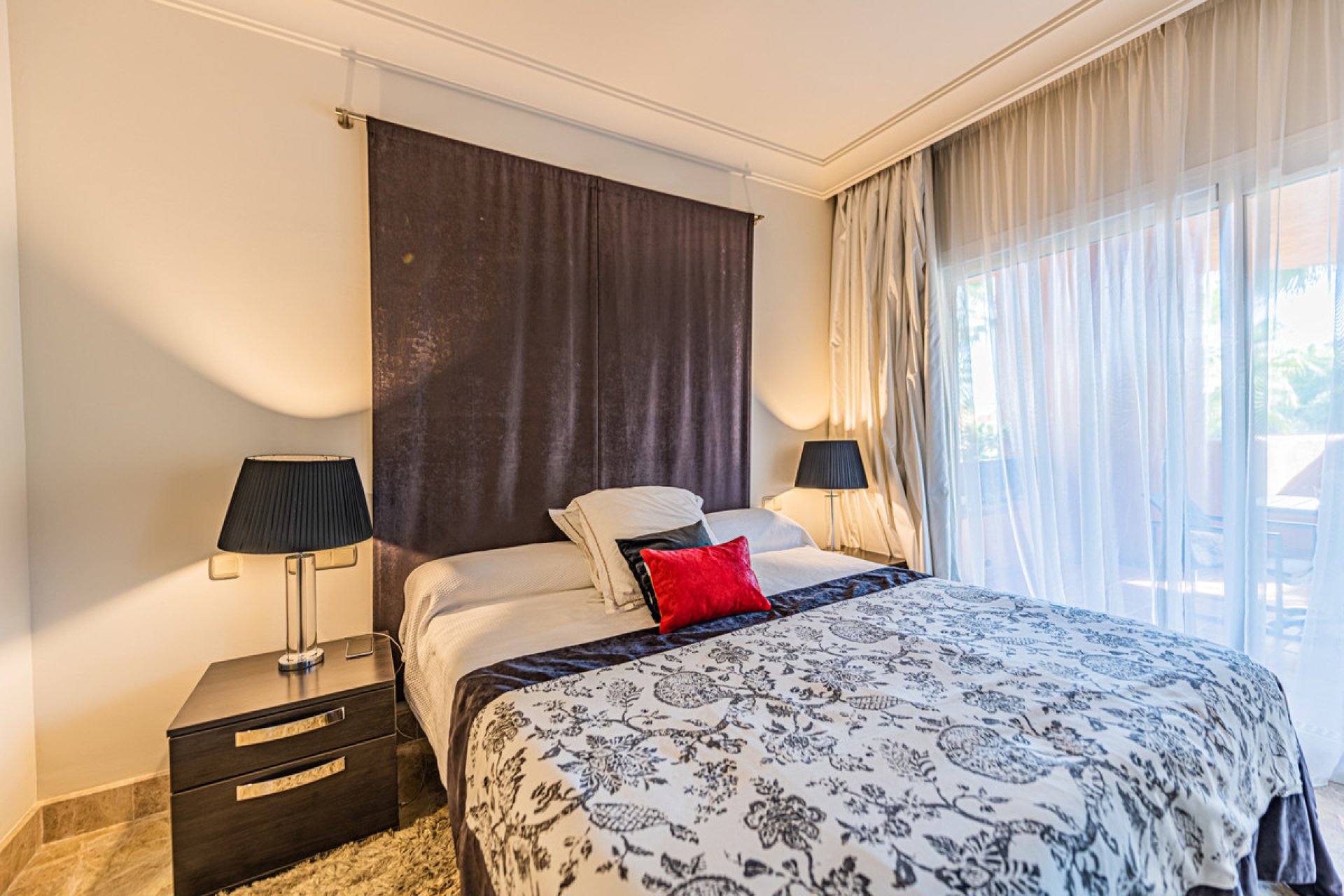 Resale - Apartment - Middle Floor Apartment - Marbella - Nueva Andalucia