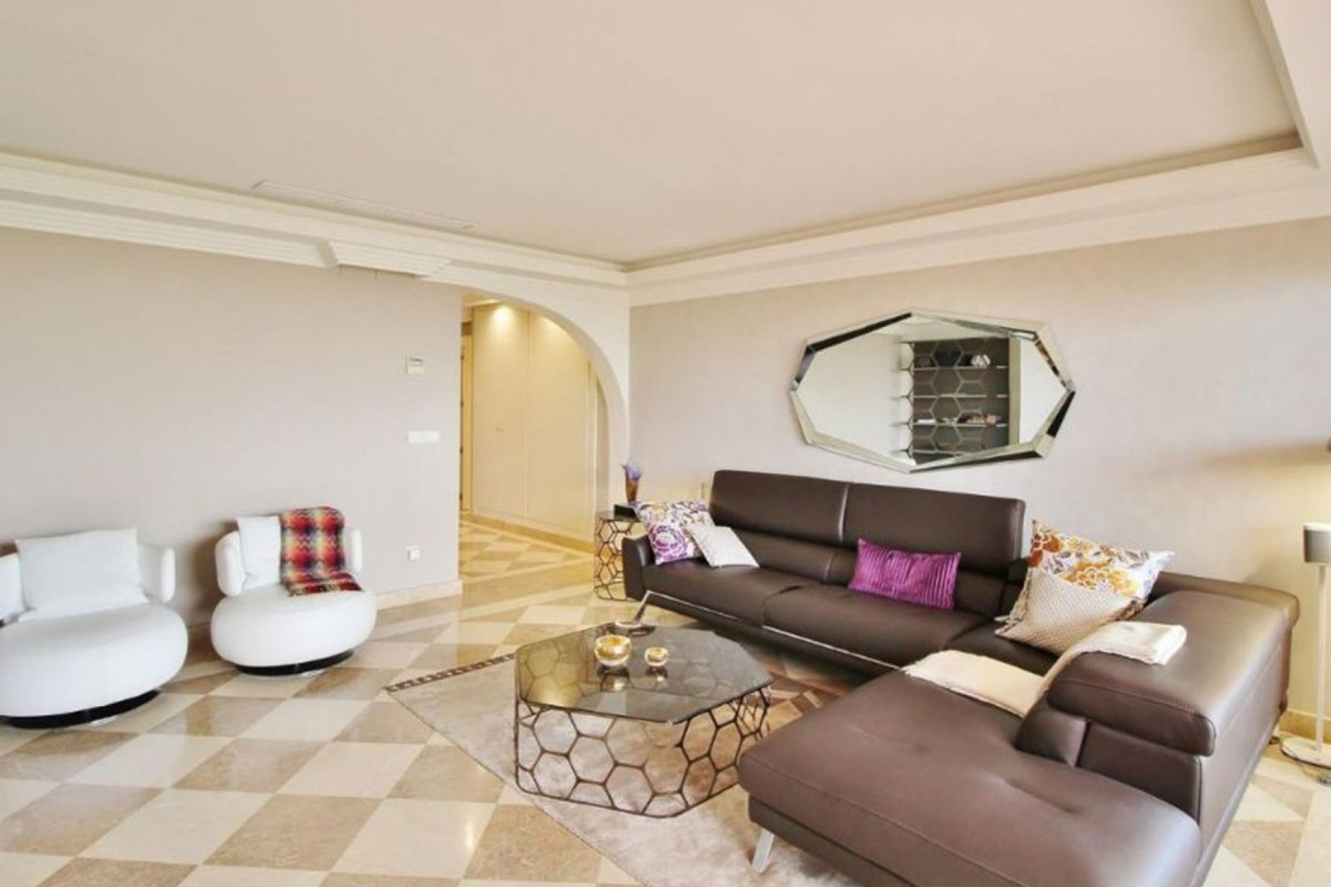 Resale - Apartment - Middle Floor Apartment - Marbella - Nueva Andalucia