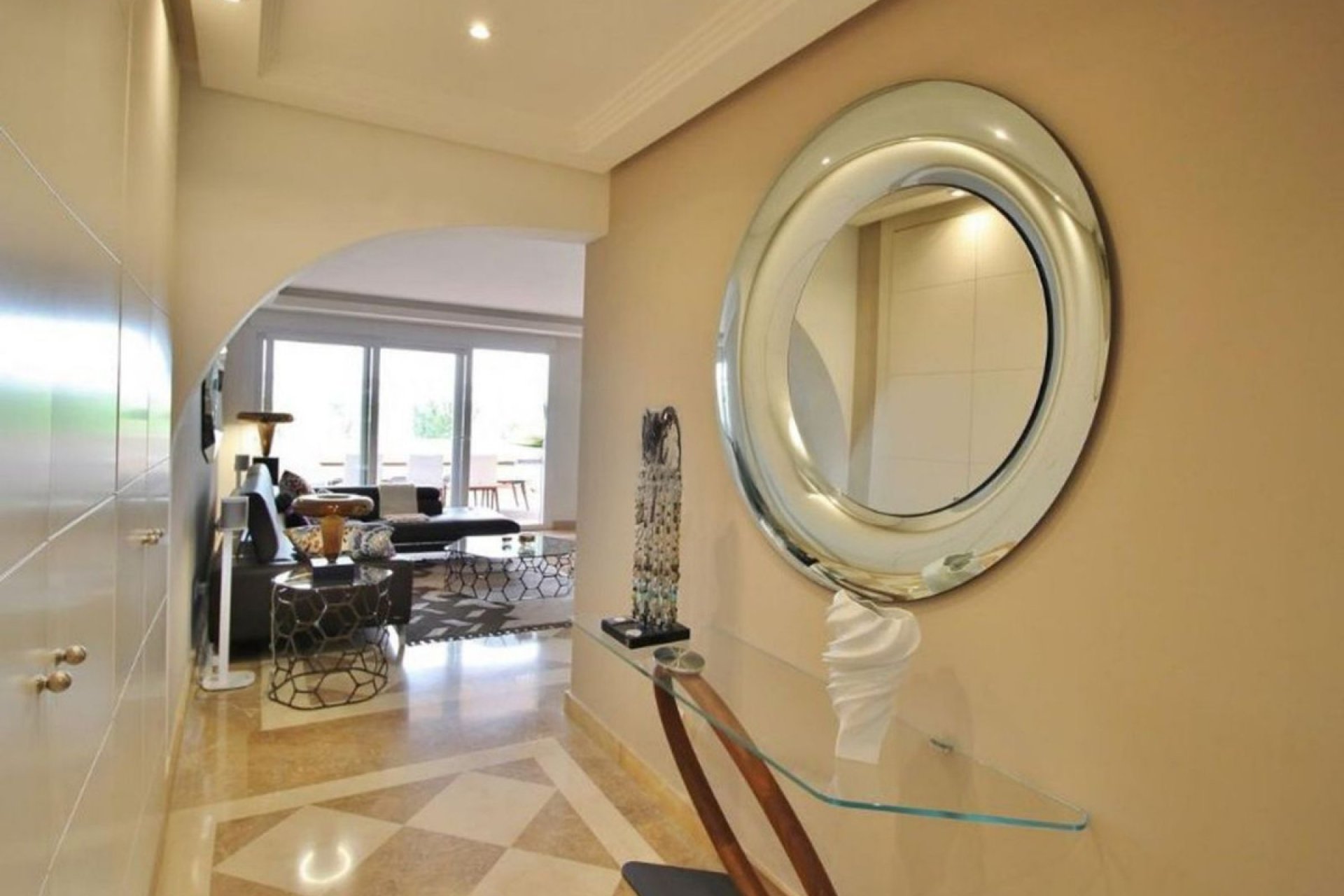 Resale - Apartment - Middle Floor Apartment - Marbella - Nueva Andalucia