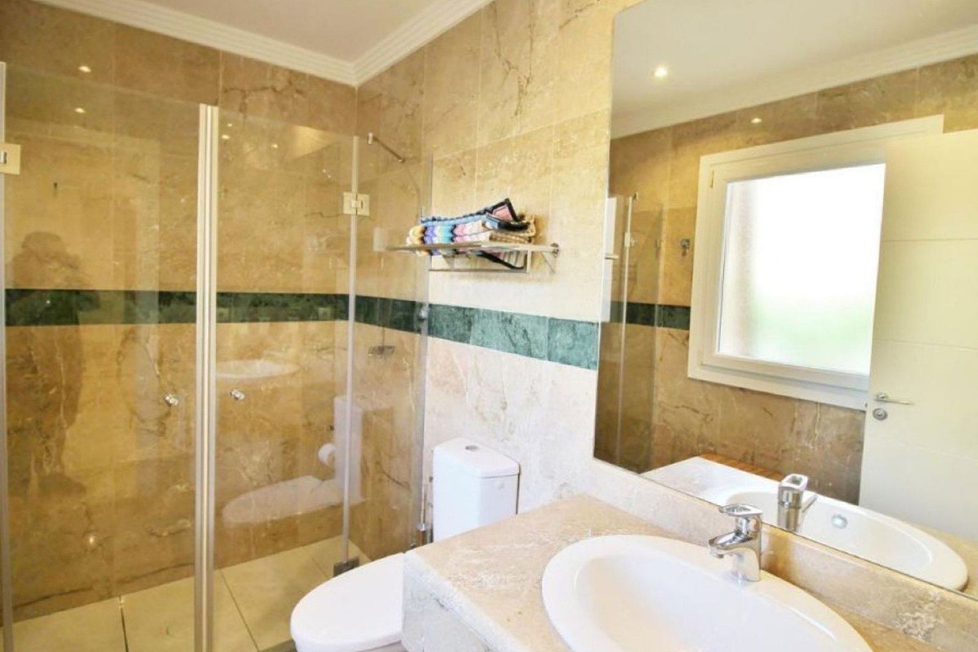 Resale - Apartment - Middle Floor Apartment - Marbella - Nueva Andalucia