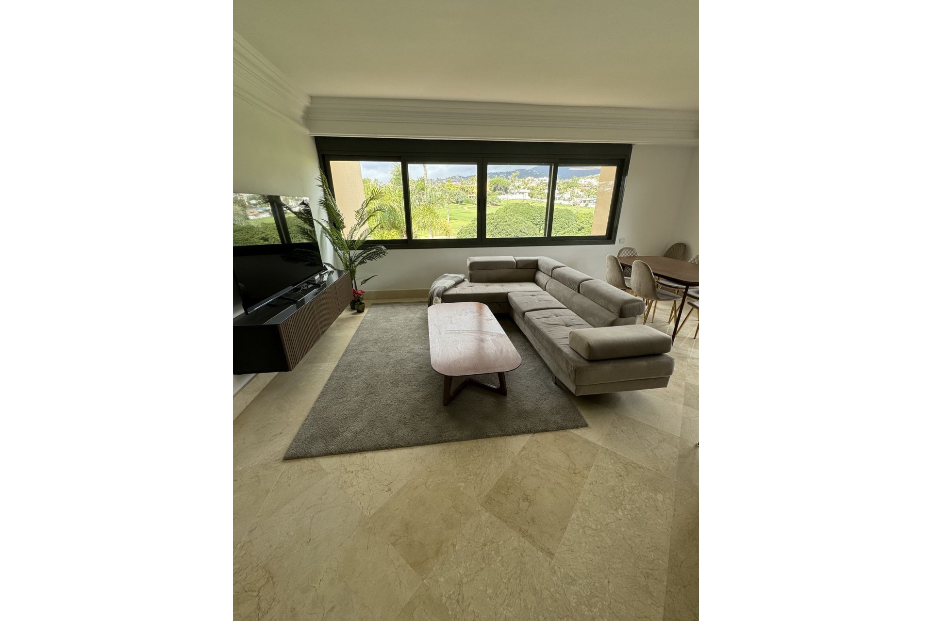 Resale - Apartment - Middle Floor Apartment - Marbella - Nueva Andalucia