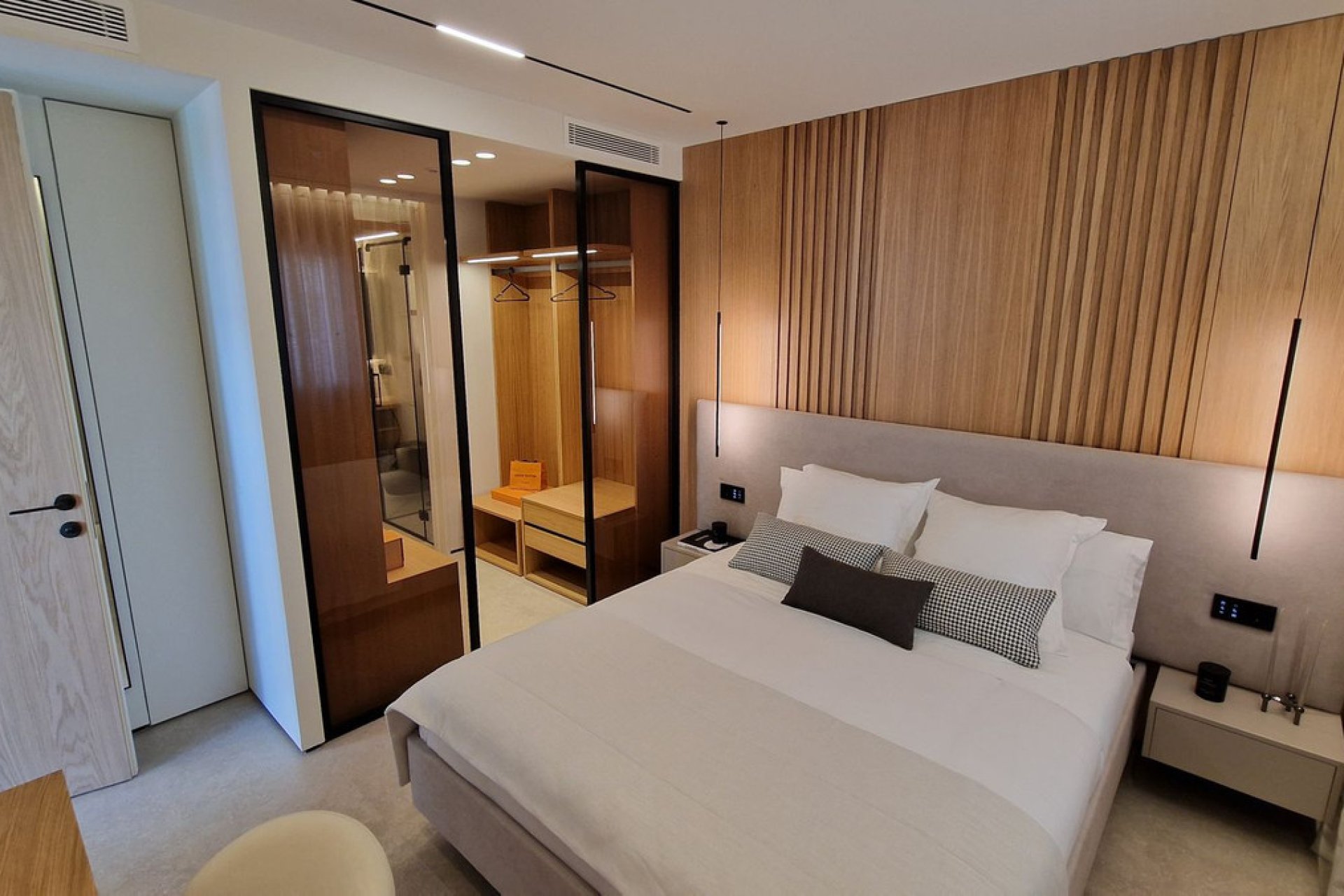 Resale - Apartment - Middle Floor Apartment - Marbella - Nueva Andalucia