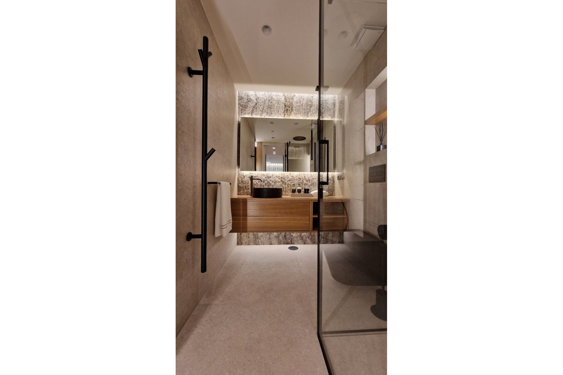 Resale - Apartment - Middle Floor Apartment - Marbella - Nueva Andalucia