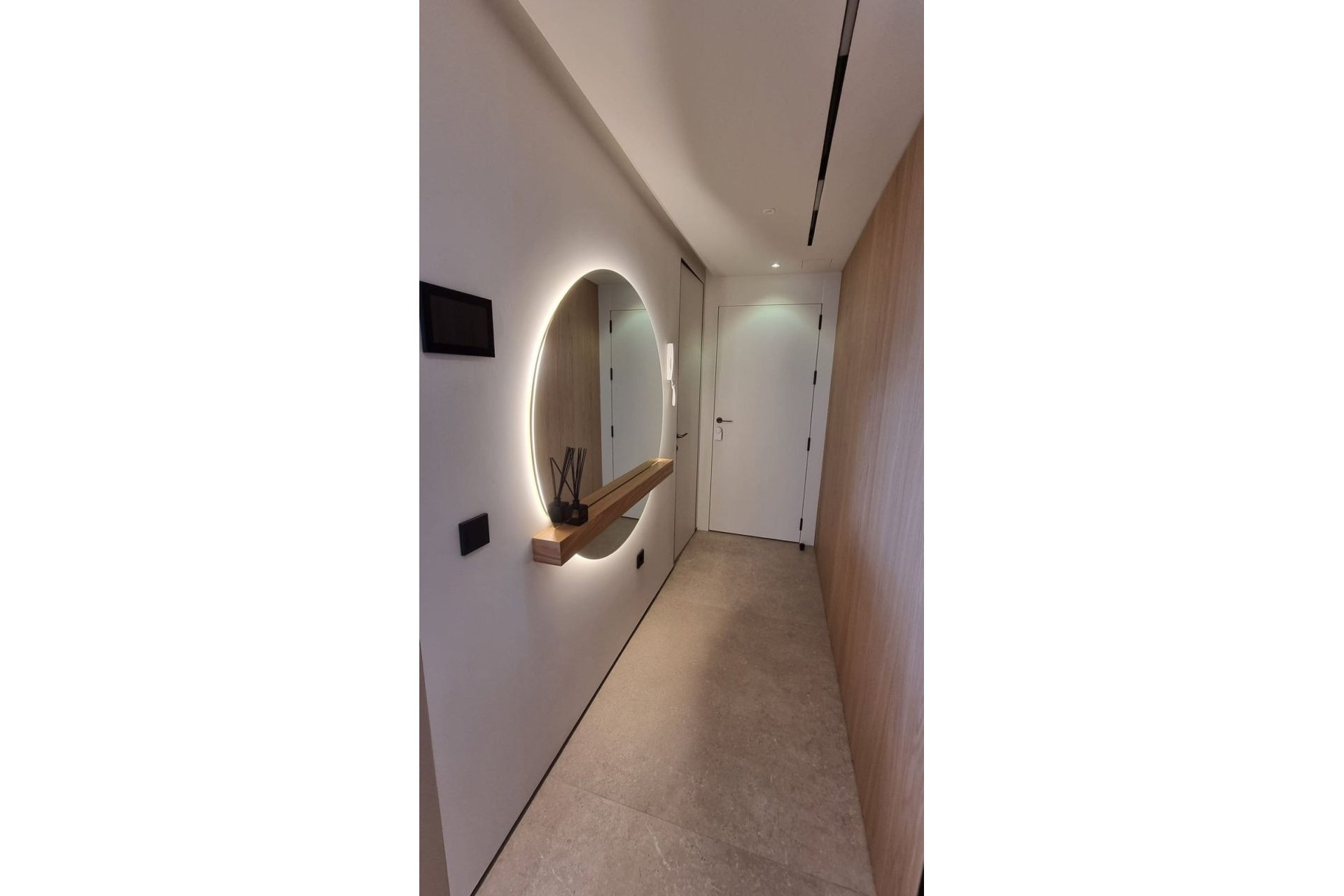 Resale - Apartment - Middle Floor Apartment - Marbella - Nueva Andalucia