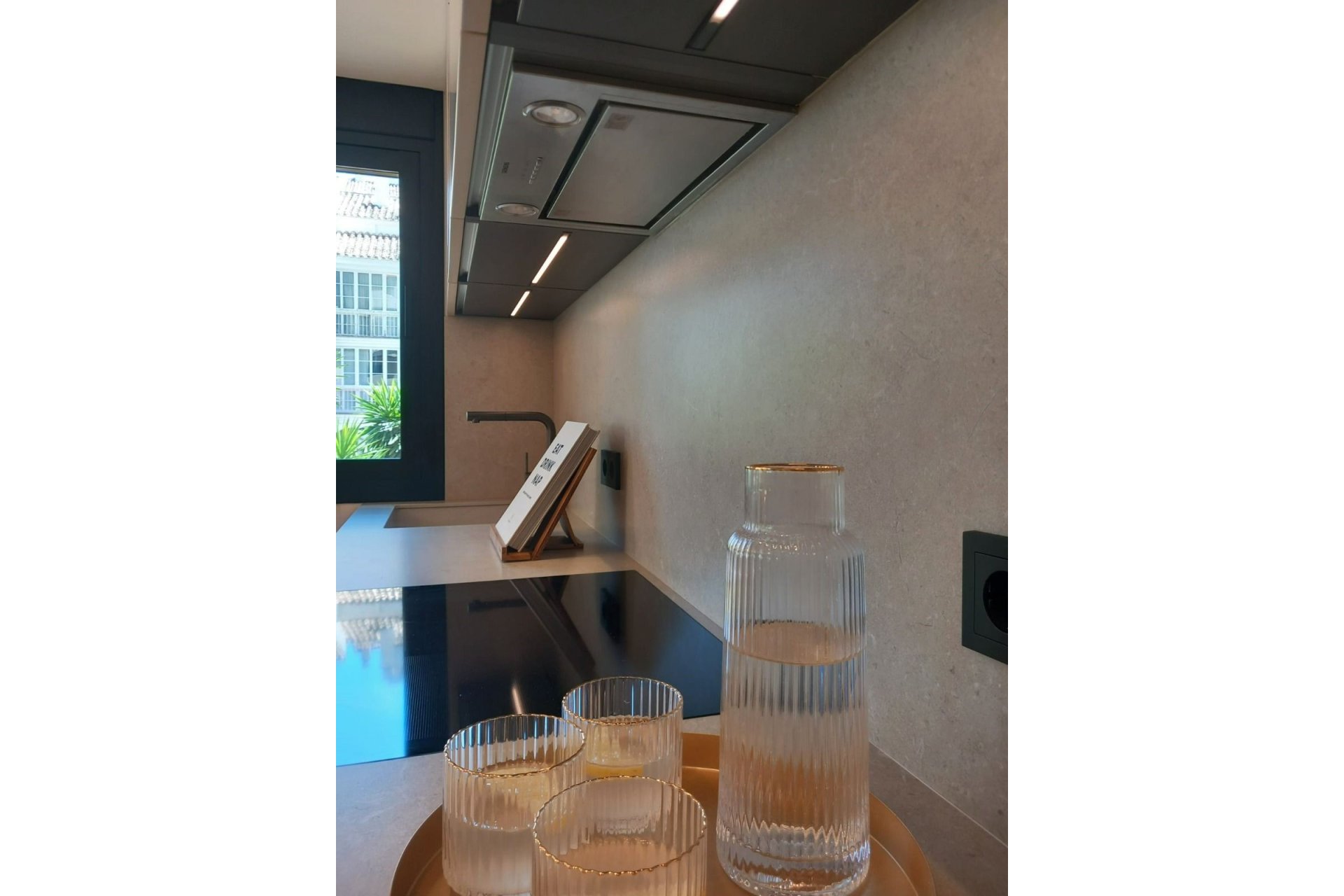 Resale - Apartment - Middle Floor Apartment - Marbella - Nueva Andalucia