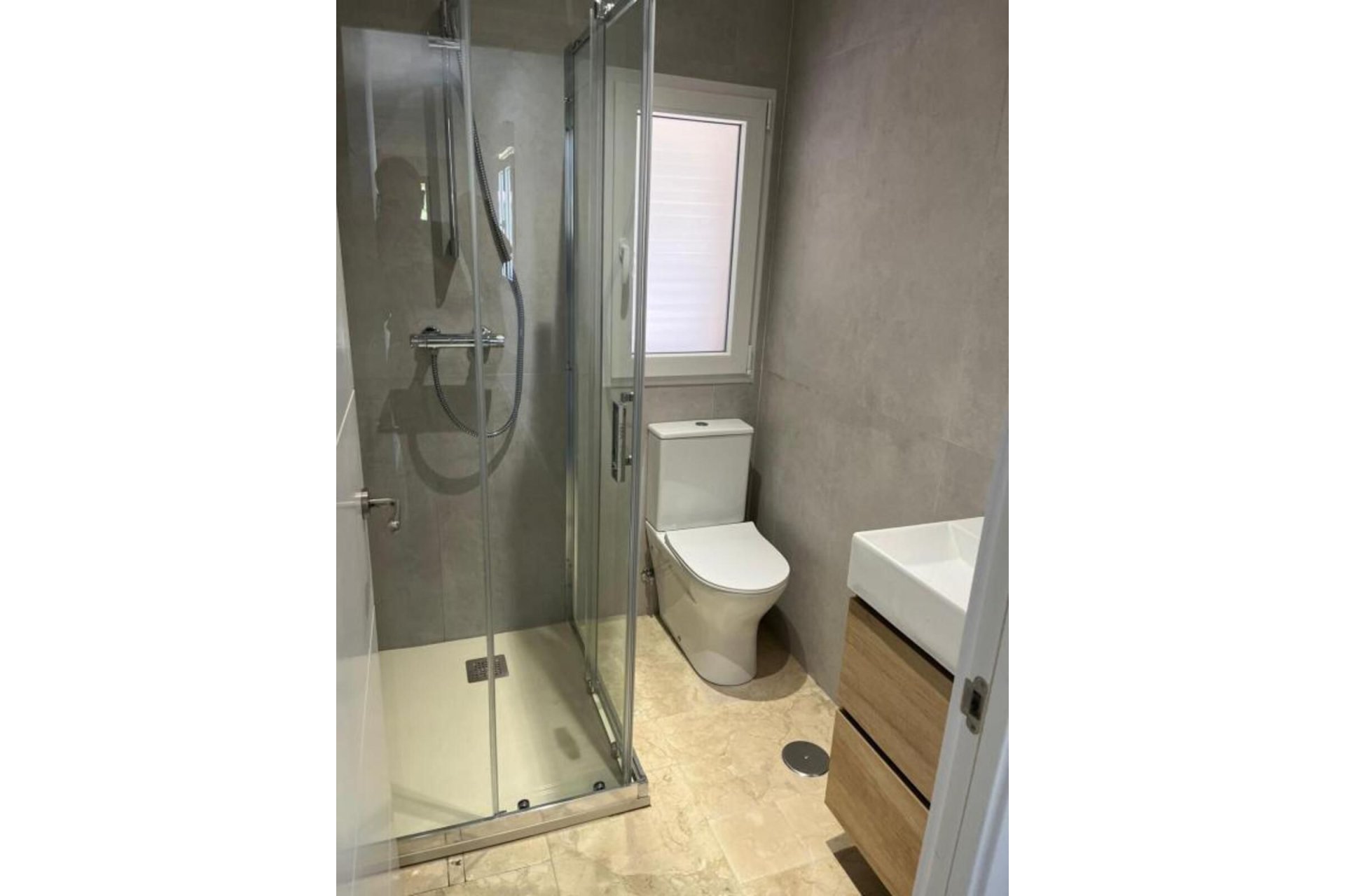 Resale - Apartment - Middle Floor Apartment - Marbella - Nueva Andalucia